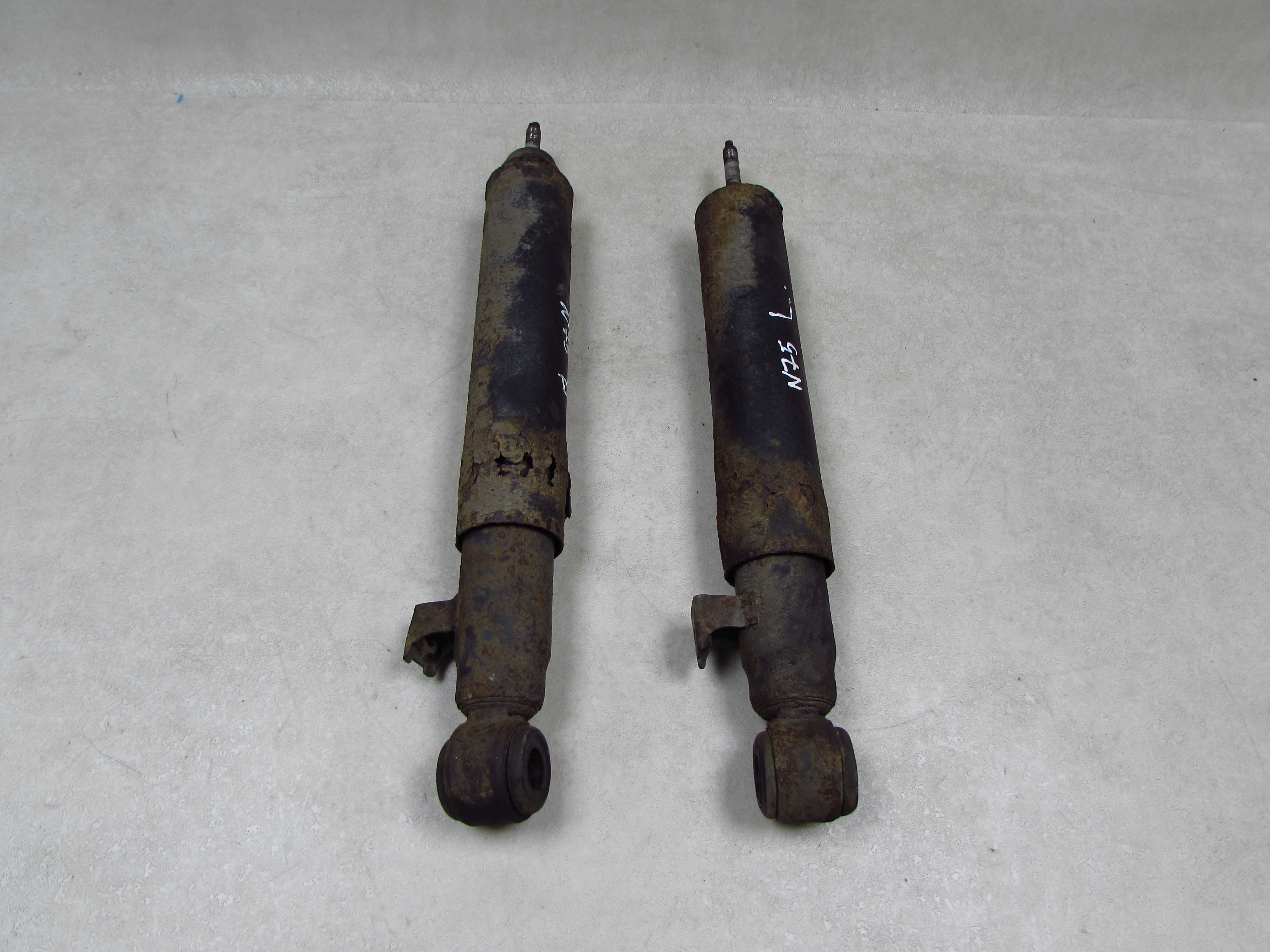 ISUZU N75 NPR NQR 07-18 AMORTYZATORY PRZOD KPL
