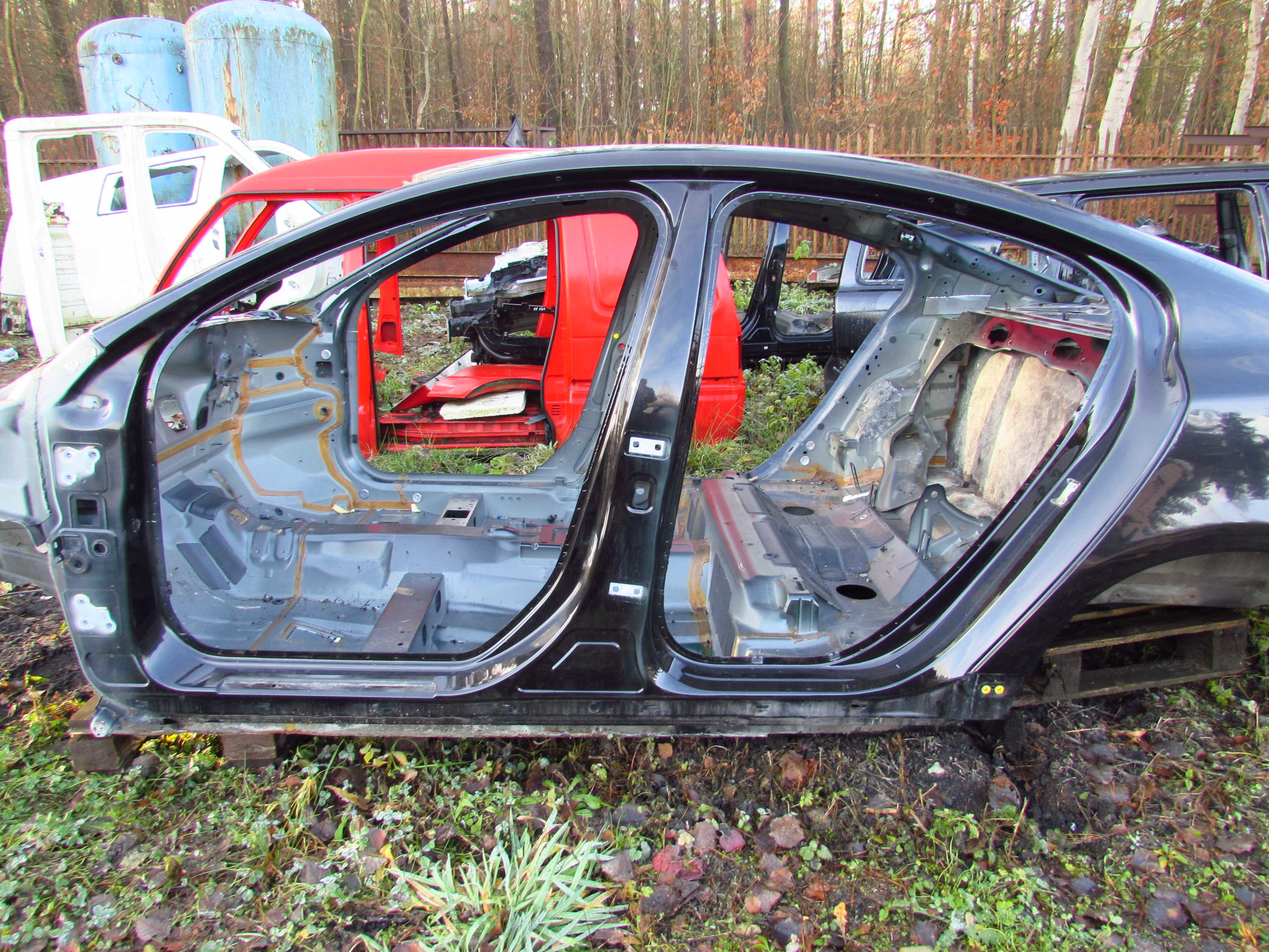 VOLVO S60 II V60 10-17 SLUPEK PROG POSZYCIE LEWE 487-46 POMORSKIE