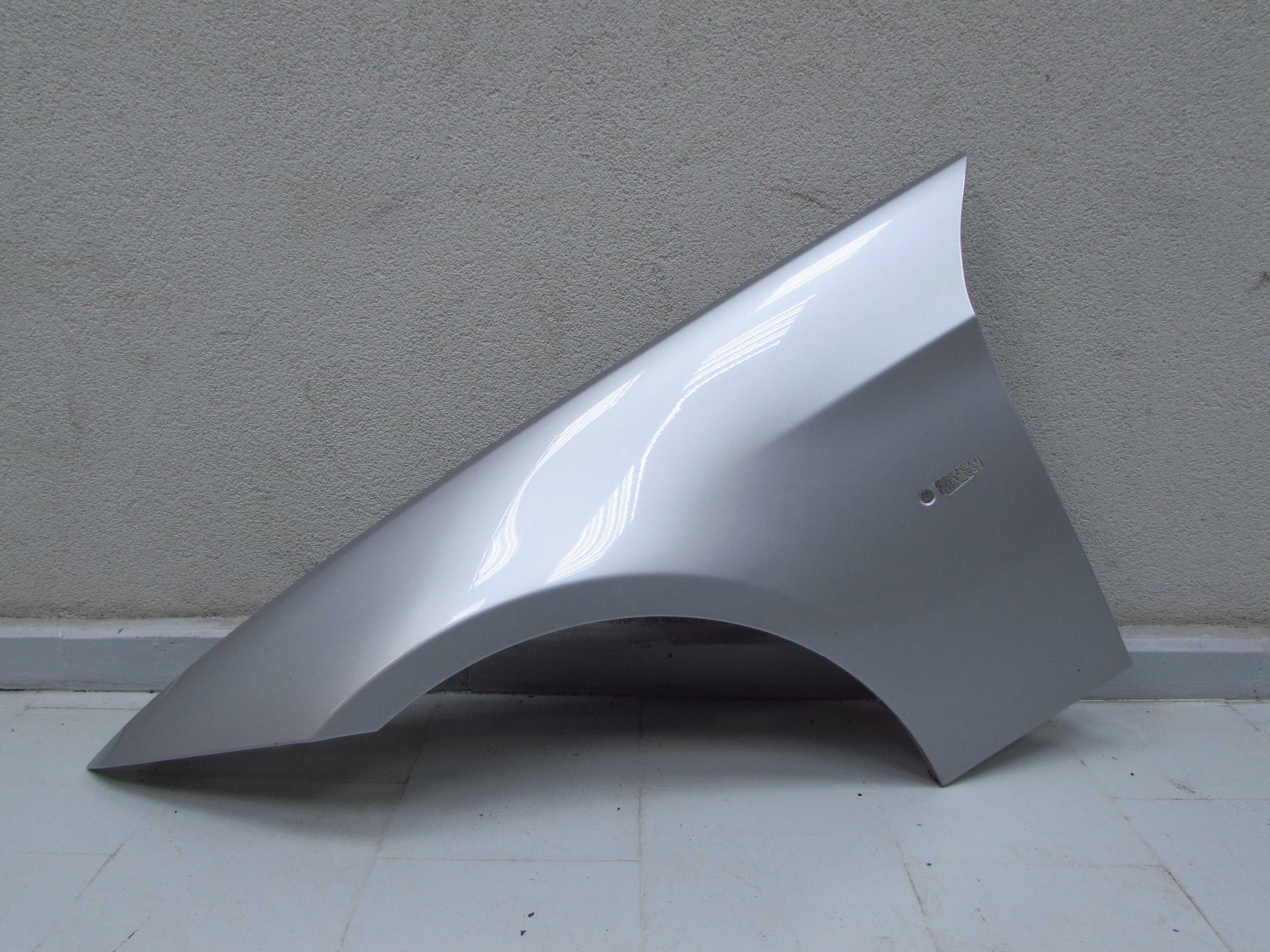 BMW 3 E90 91 04-08 BLOTNIK PRZOD LEWY TITANSILBER 354