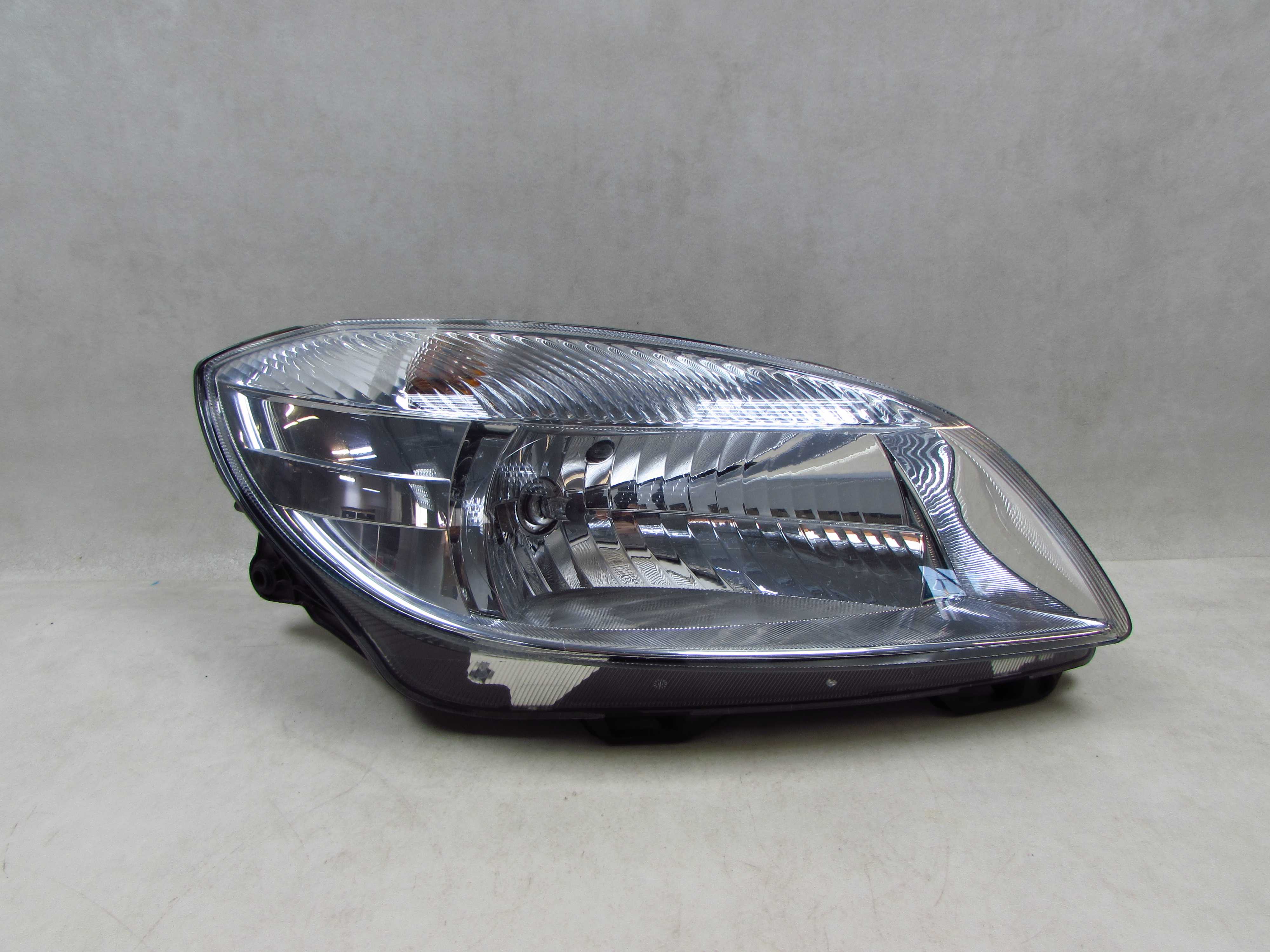 SKODA FABIA II ROOMSTER 5J 07-10 LAMPA PRZOD PRAWA REFLEKTOR UK
