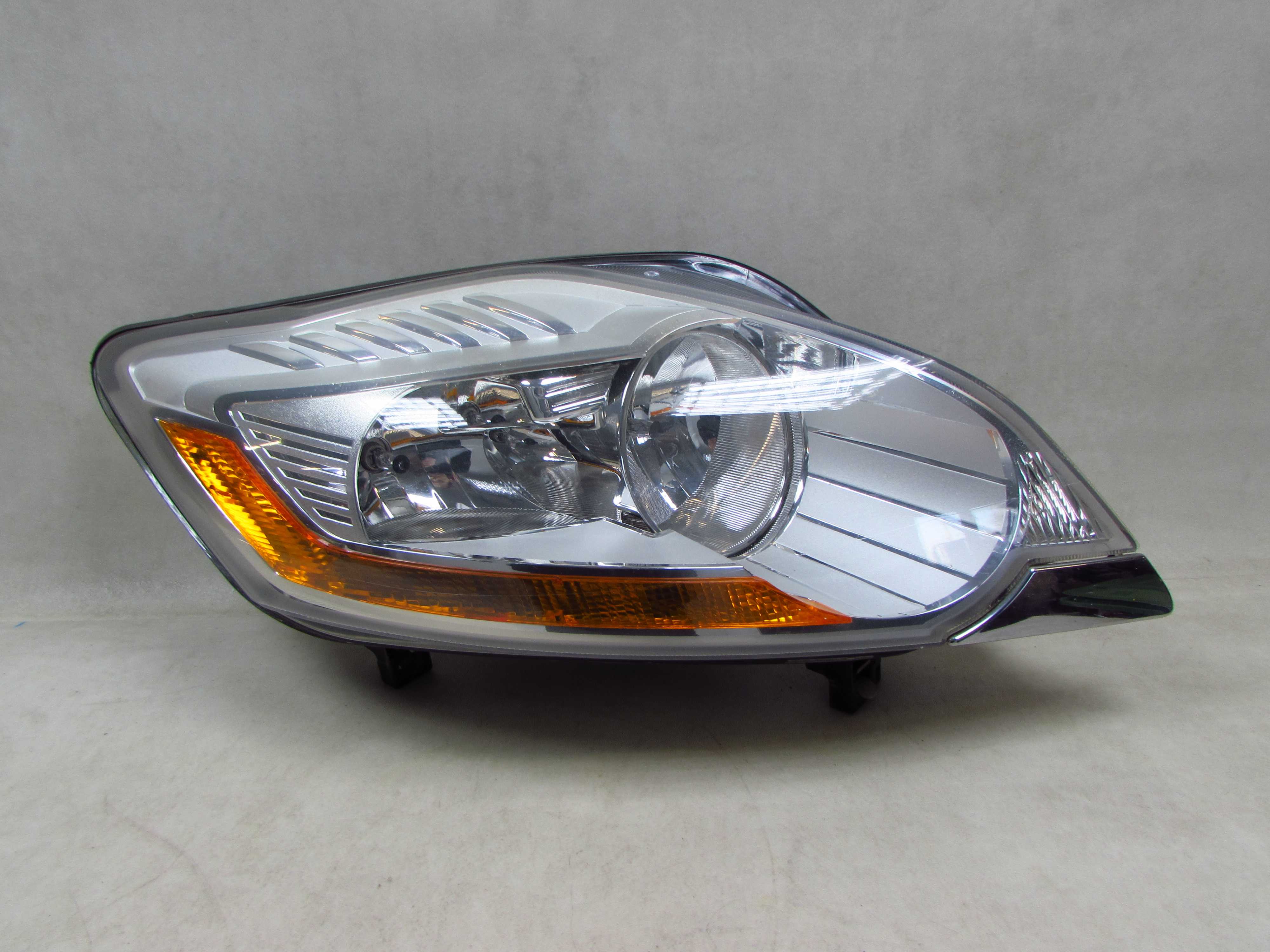 FORD KUGA MK1 08-13 LAMPA PRZOD PRAWA REFLEKTOR 8V41-13W029-BE UK