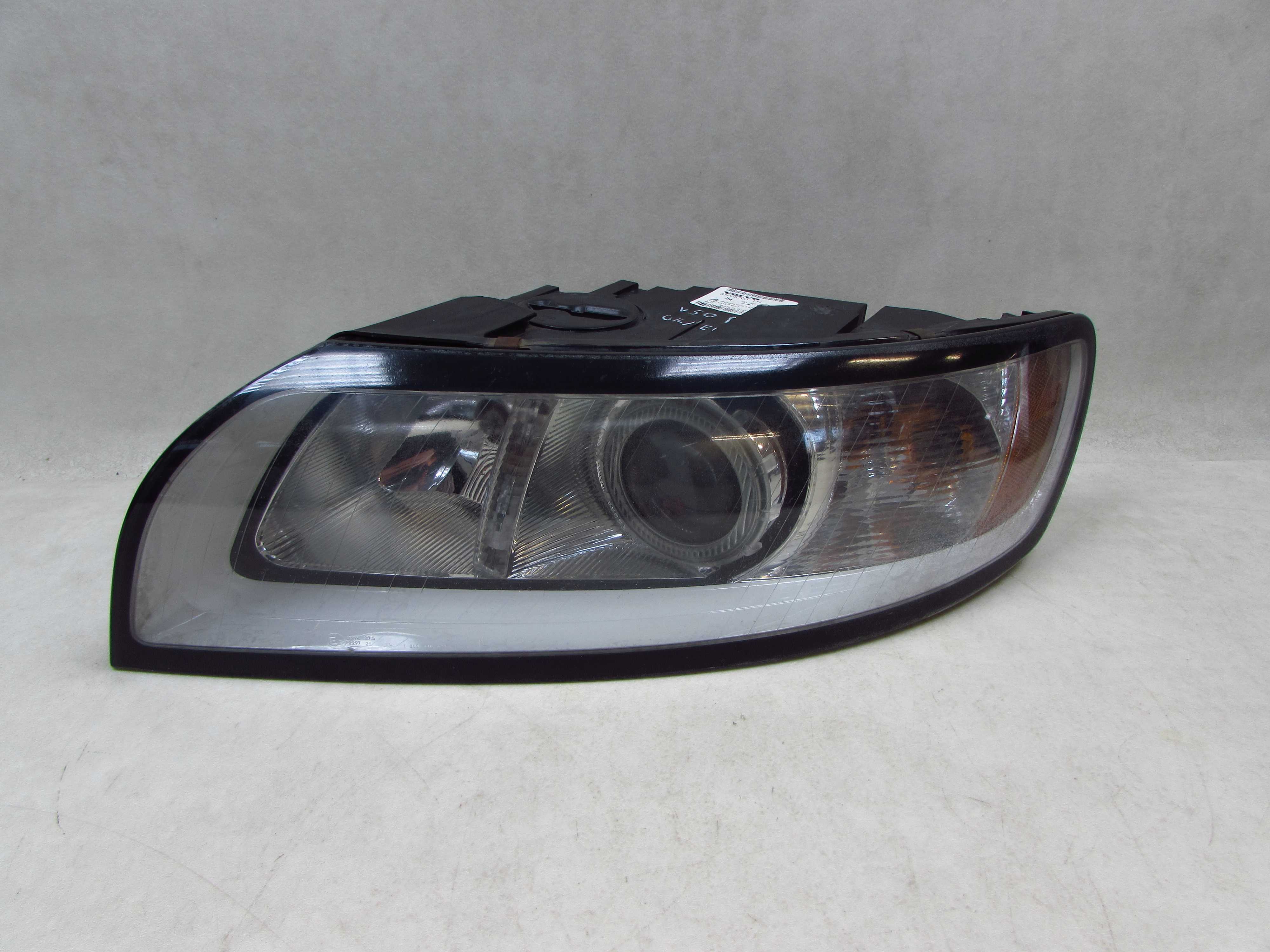 VOLVO S40 V50 LIFT 07-13 LAMPA REFLEKTOR PRZOD LEWA 31265700 EU UK