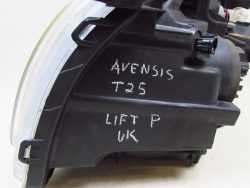 TOYOTA AVENSIS T25 LIFT 06-08 LAMPA REFLEKTOR PRAWY PRZOD UK
