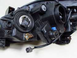 MAZDA 5 05-08 LAMPA PRZOD PRAWA REFLEKTOR UK P4998R