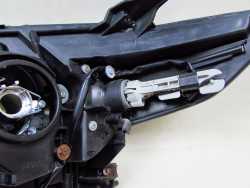 MAZDA 5 05-08 LAMPA PRZOD PRAWA REFLEKTOR UK P4998R