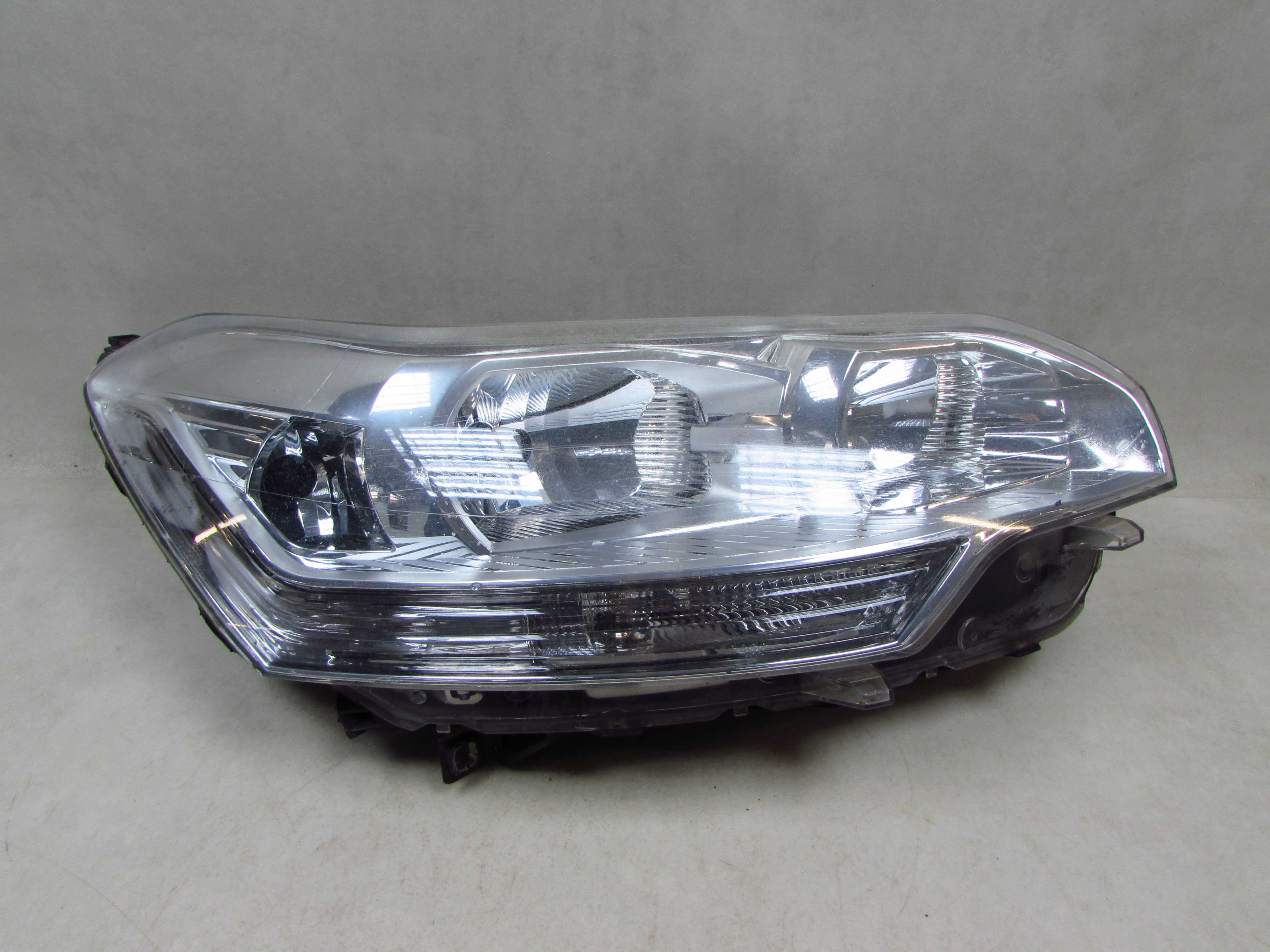 CITROEN C5 III X7 08-17 LAMPA PRZOD PRAWA REFLEKTOR 9684845180 UK