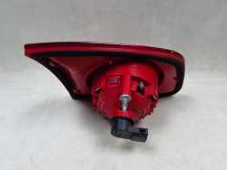 VW PASSAT B6 KOMBI LAMPA TYL PRAWA W KLAPE 3C9945094A UK