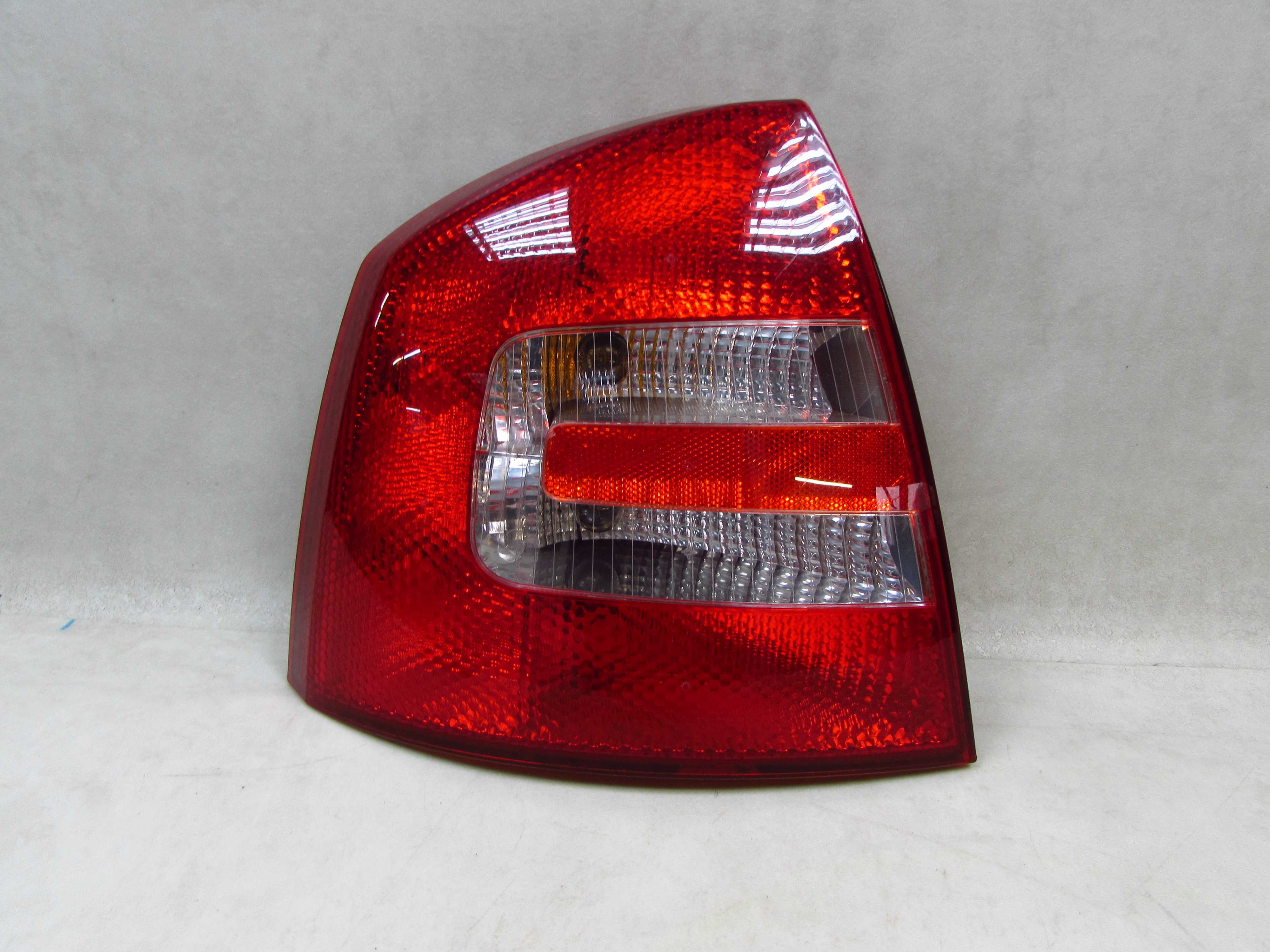 SKODA OCTAVIA II HB 04-09 LAMPA TYL LEWA 1Z5945095