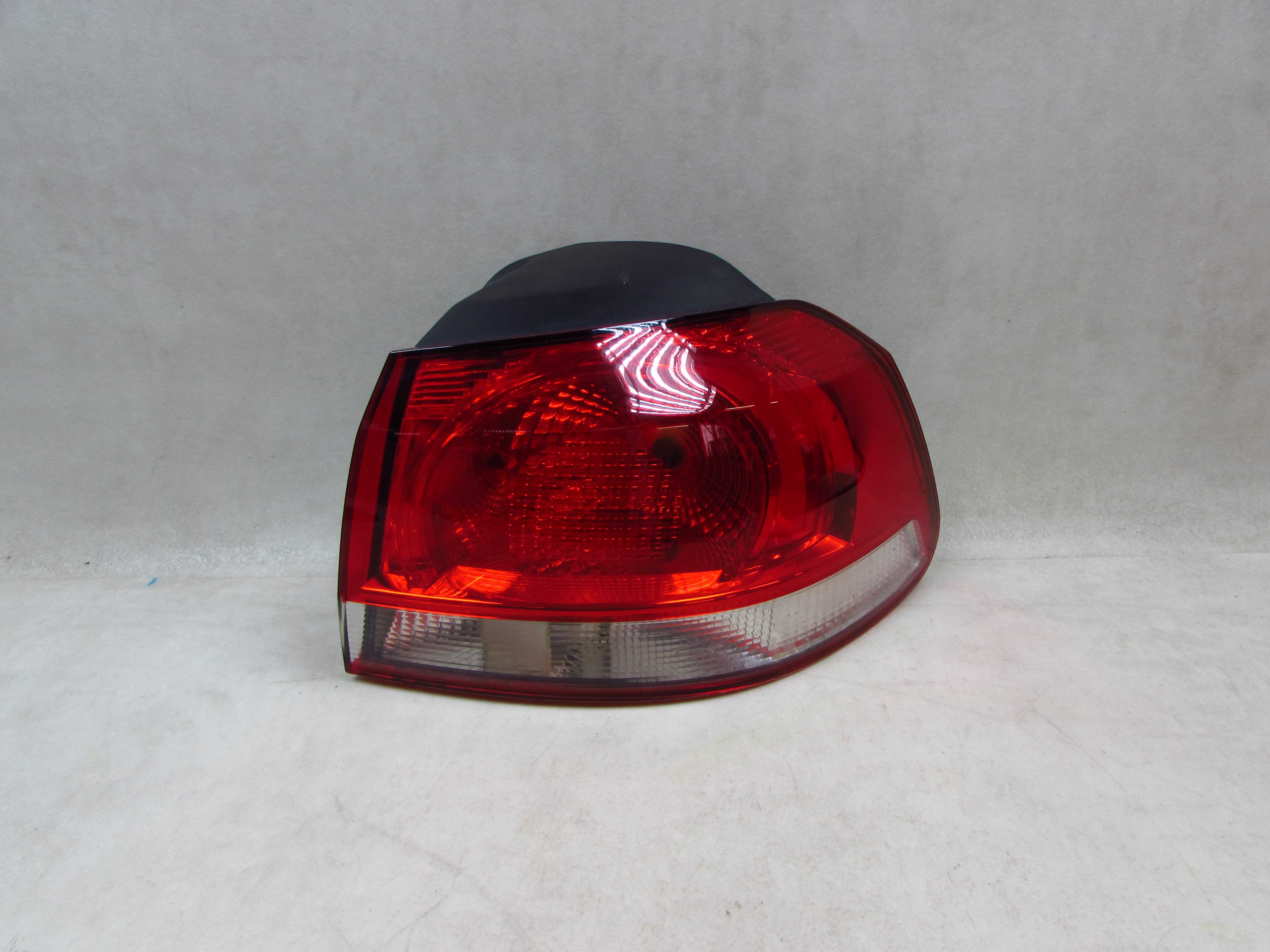 VW GOLF VI HB 08-12 LAMPA TYL PRAWA BLOTNIKA 89089721