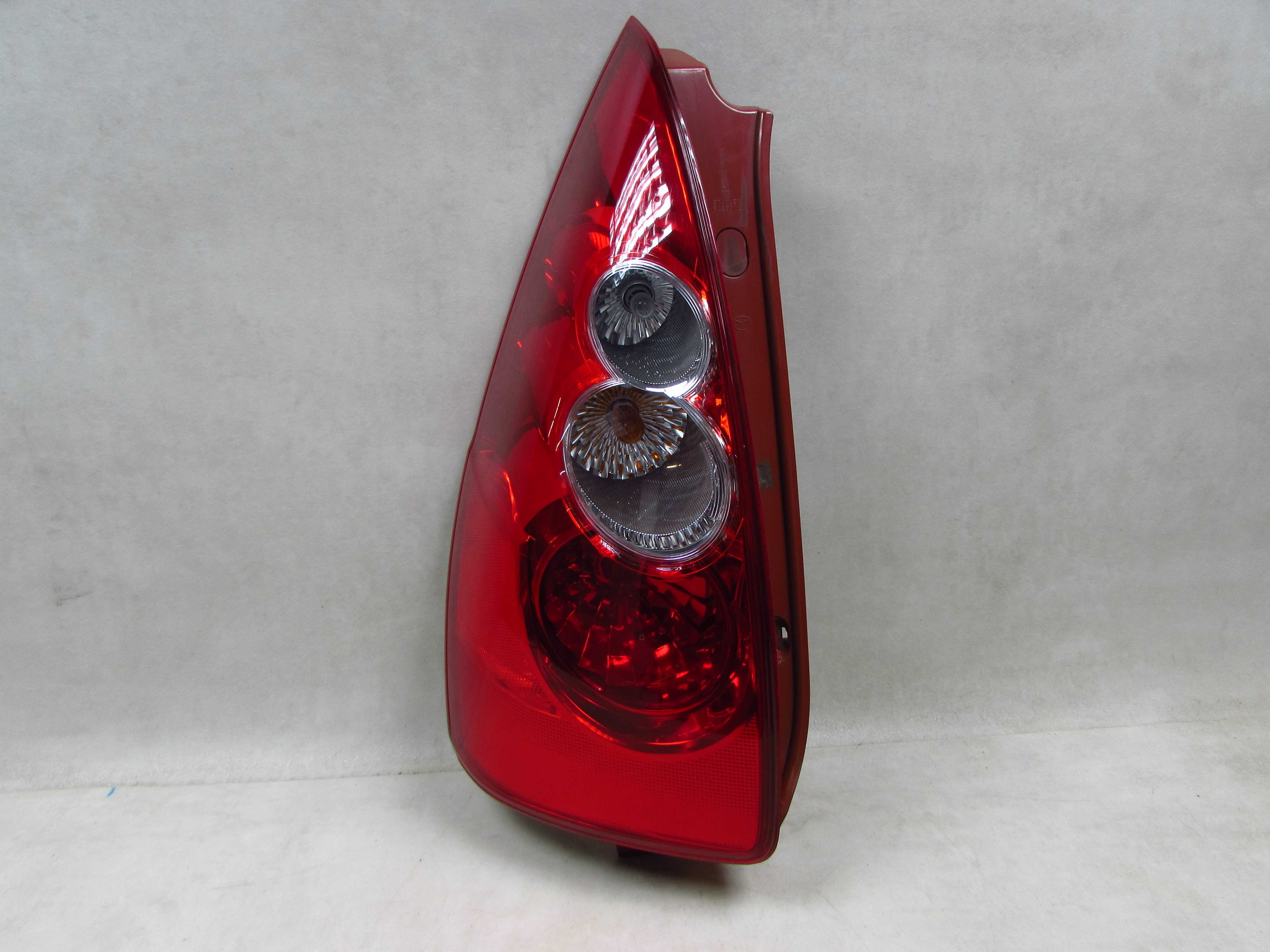 MAZDA 5 05-08 LAMPA TYL LEWA 23551160
