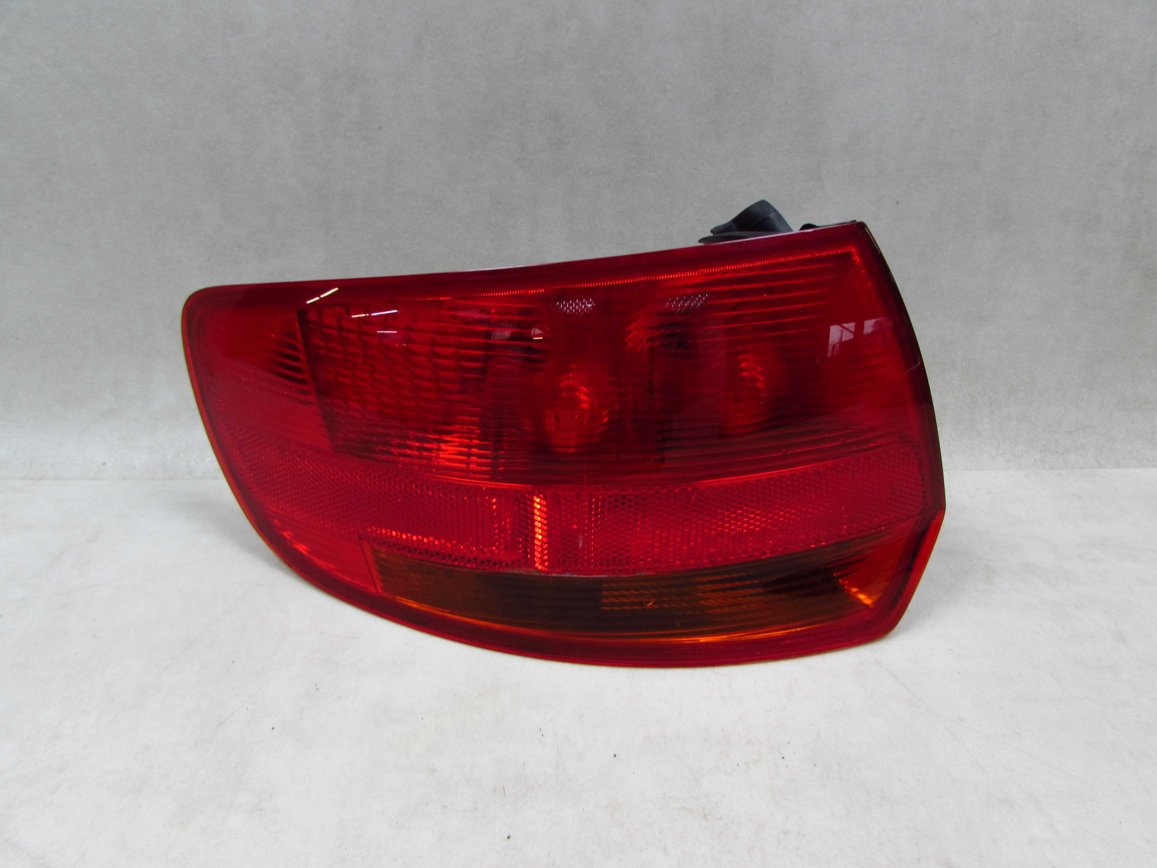 AUDI A3 8P SPORTBACK 5D 05-09 LAMPA TYLNA TYL LEWA 8P4945095C