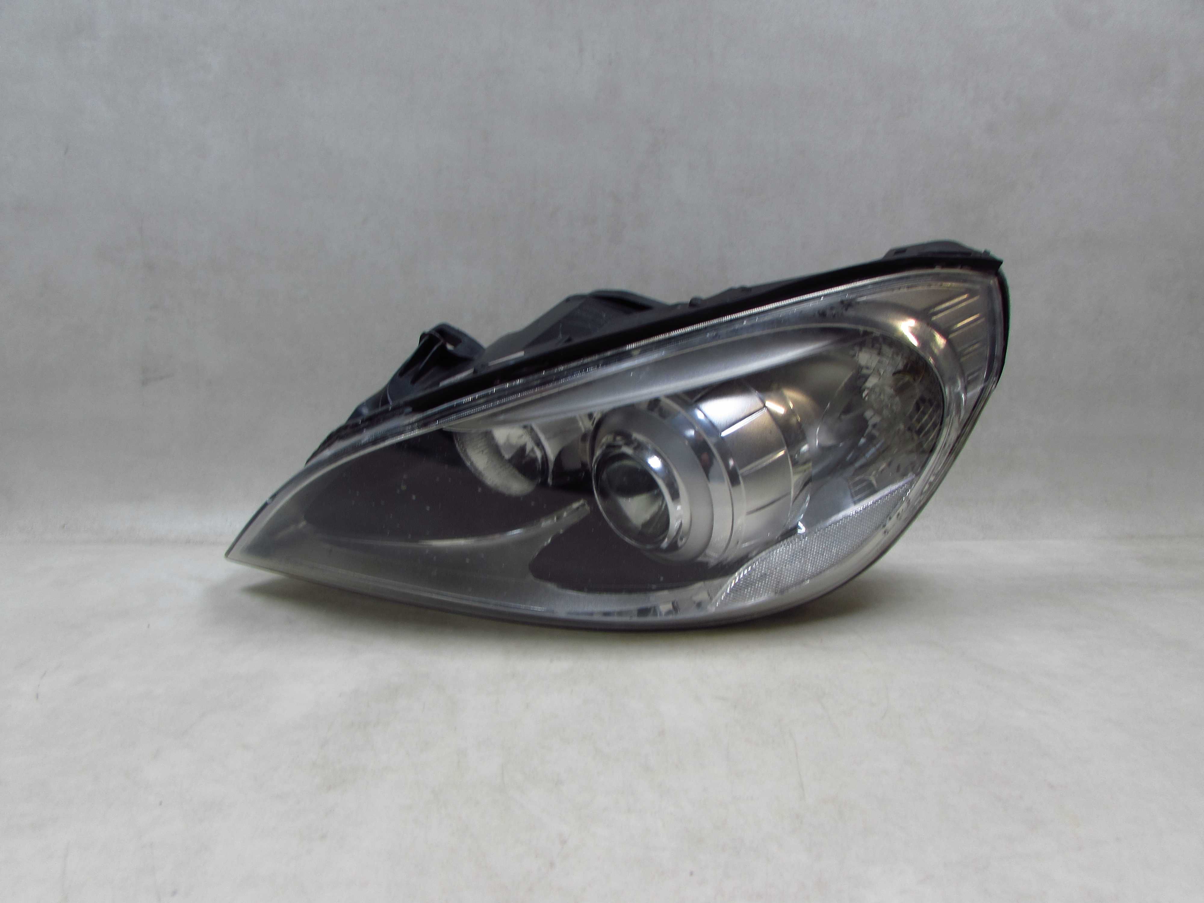 VOLVO S60 II V60 10-13 LAMPA REFLEKTOR PRZOD LEWY XENON UK USZKODZONY 31299992