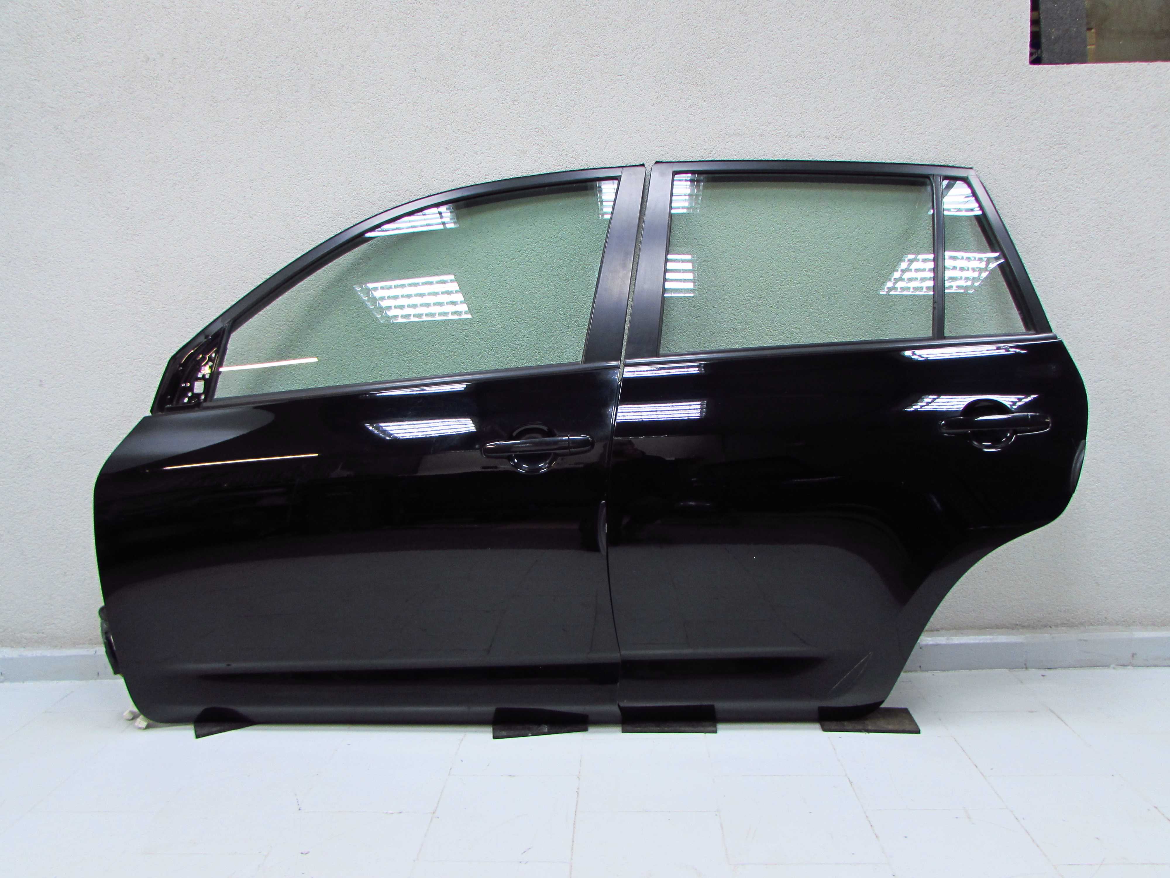 TOYOTA RAV4 III 06-09 DRZWI TYL LEWY KPL SZYBA 202