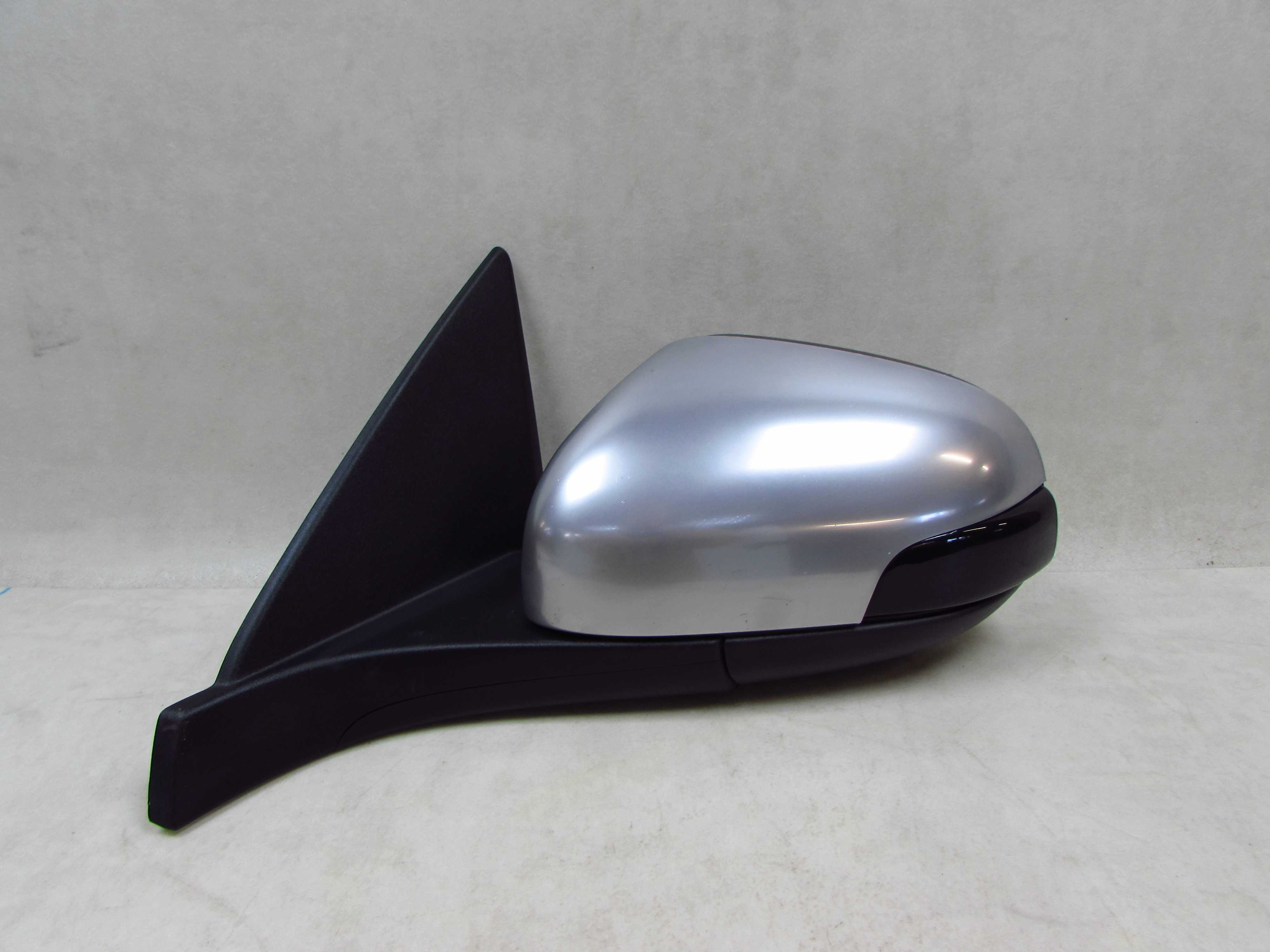 VOLVO C30 R-DESIGN 06-13 LUSTERKO LEWE 8 PIN CHROM 31218111