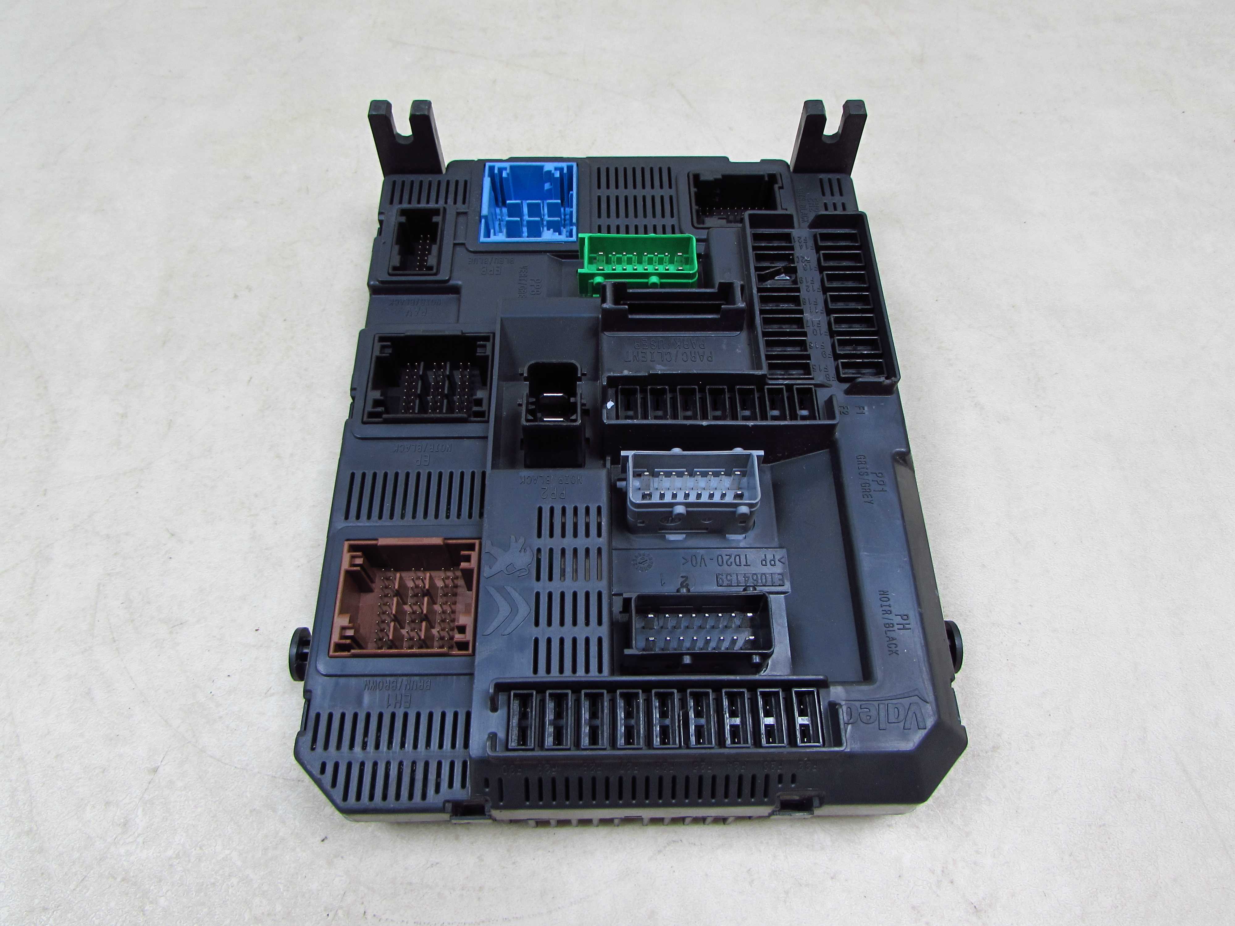 CITROEN C4 PICASSO SKRZYNKA BEZPIECZNIKOW MODUL BSI 9804067480