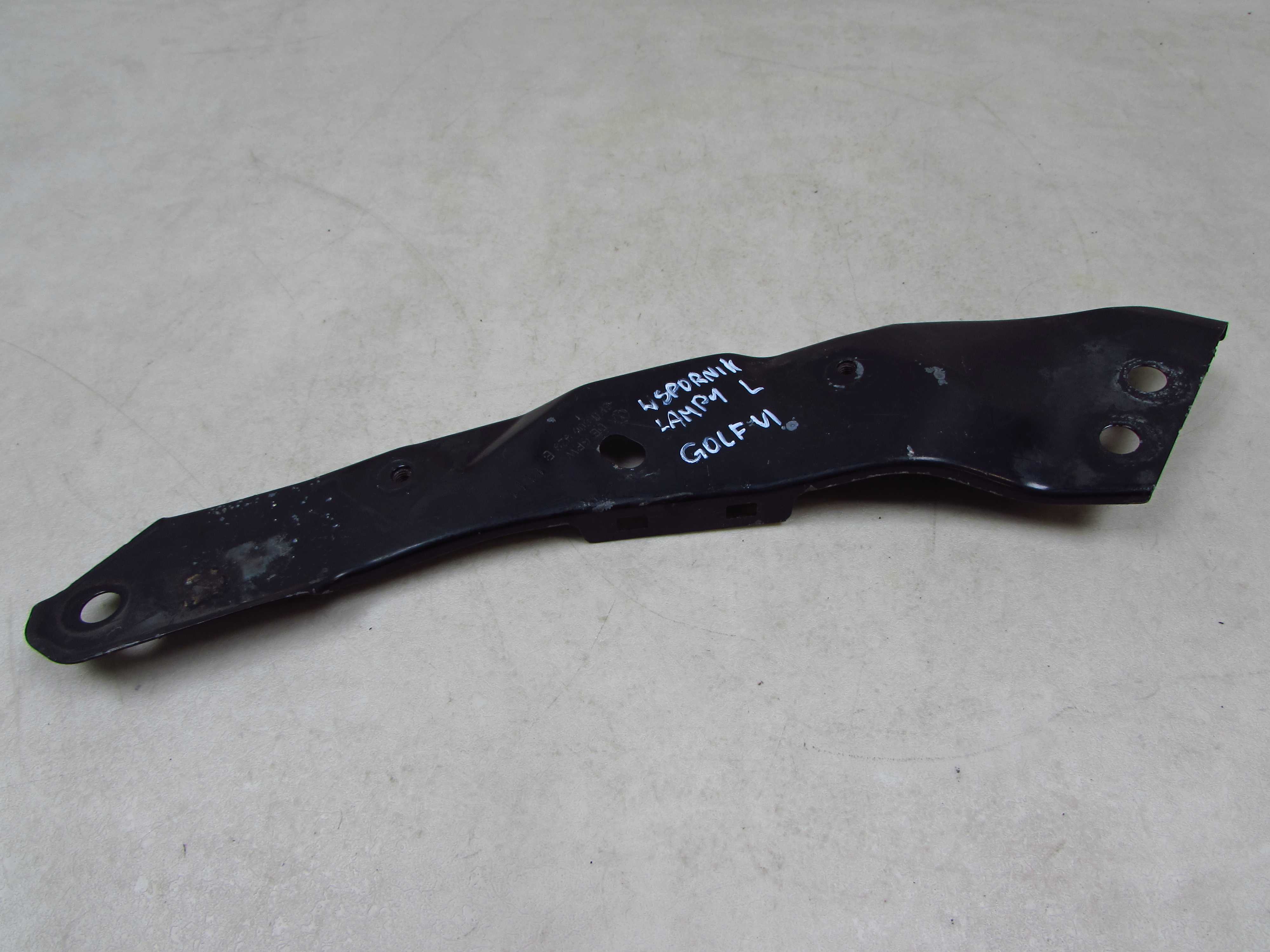 VW GOLF VI 08-12 WSPORNIK MOCOWANIE LAMPY LEWY 5K0806929B