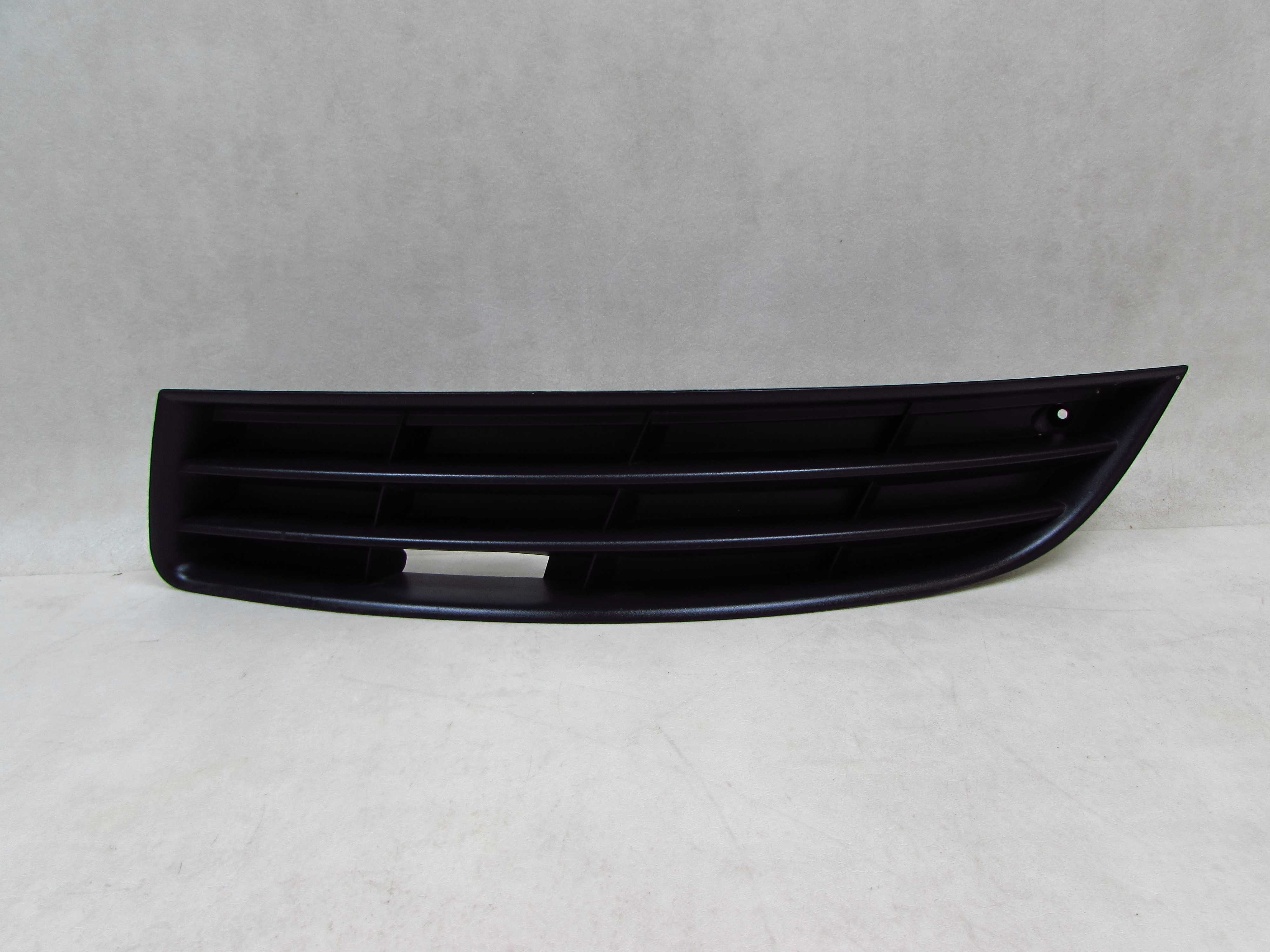 VW PASSAT B6 05-10 KRATAKA ATRAPA ZASLEPKA ZDERZAKA LEWA 3C0853665