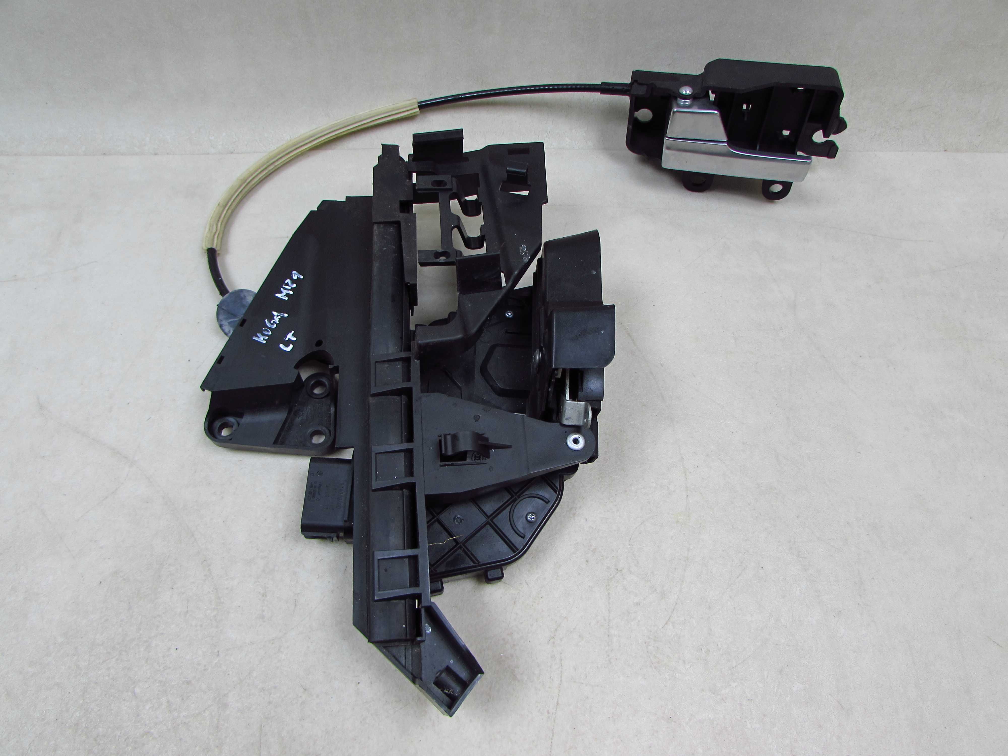FORD KUGA MK1 08-13 ZAMEK KLAMKA DRZWI TYL LEWY 10 PIN 8V4A-S26413-EA KEYLESS