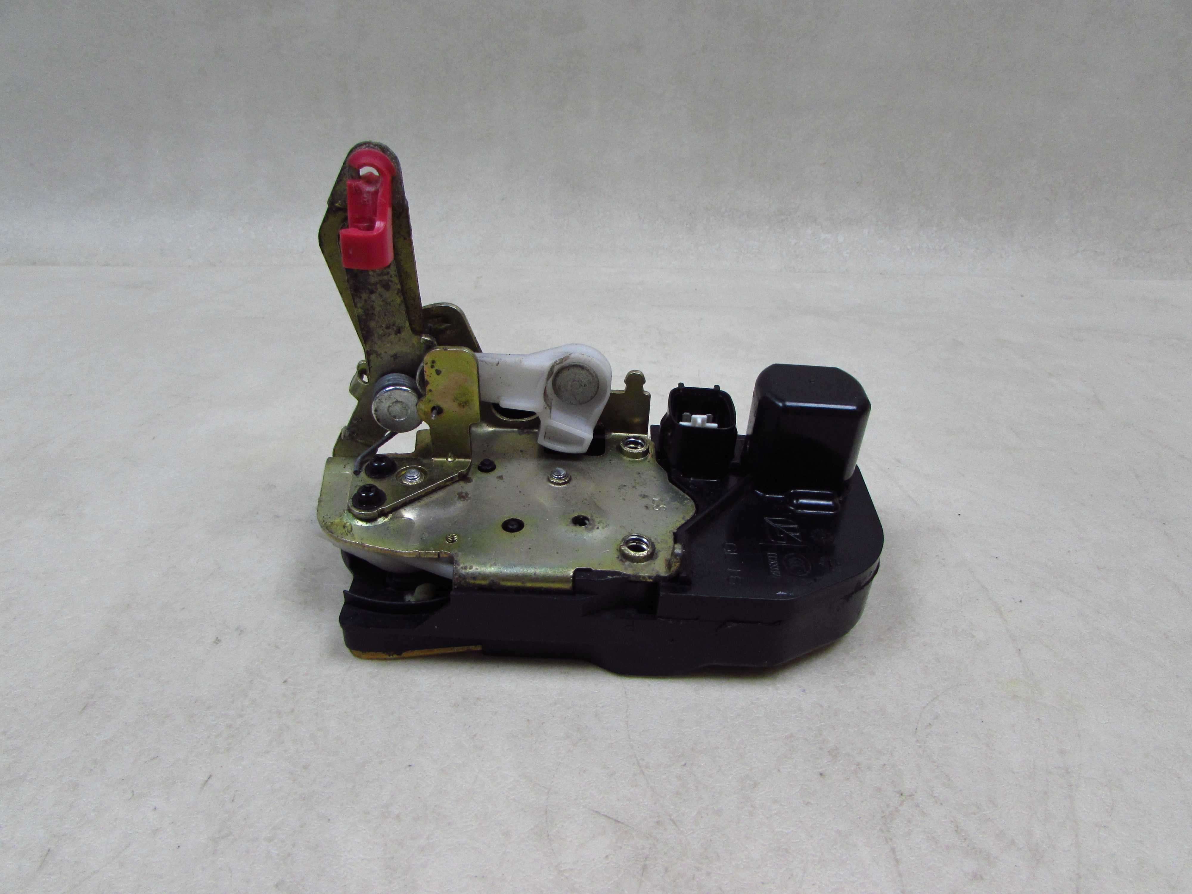 JEEP CHEROKEE KJ LIBERTY LIFT 05-07 ZAMEK KLAPY BAGAZNIKA TYL 4 PIN
