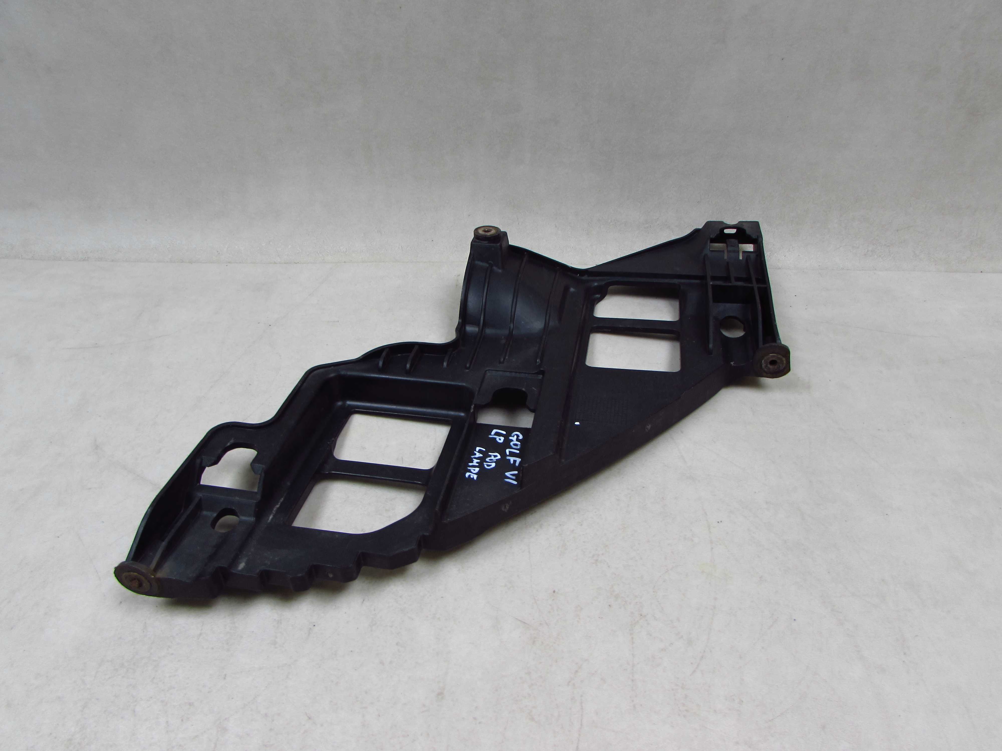 VW GOLF VI 08-12 WSPORNIK MOCOWANIE LAMPY LEWY 5K0807227A