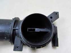VOLVO C70 C30 S40 V50 2.0 RURA PRZEWOD POWIETRZA PRZEPLYWOMIERZ 76894836 7M51-12B579-BB