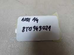 AUDI A4 A5 Q5 07-18 LAMPKA OSWIETLENIA TABLICY REJSTRACYJNEJ 8T0943021