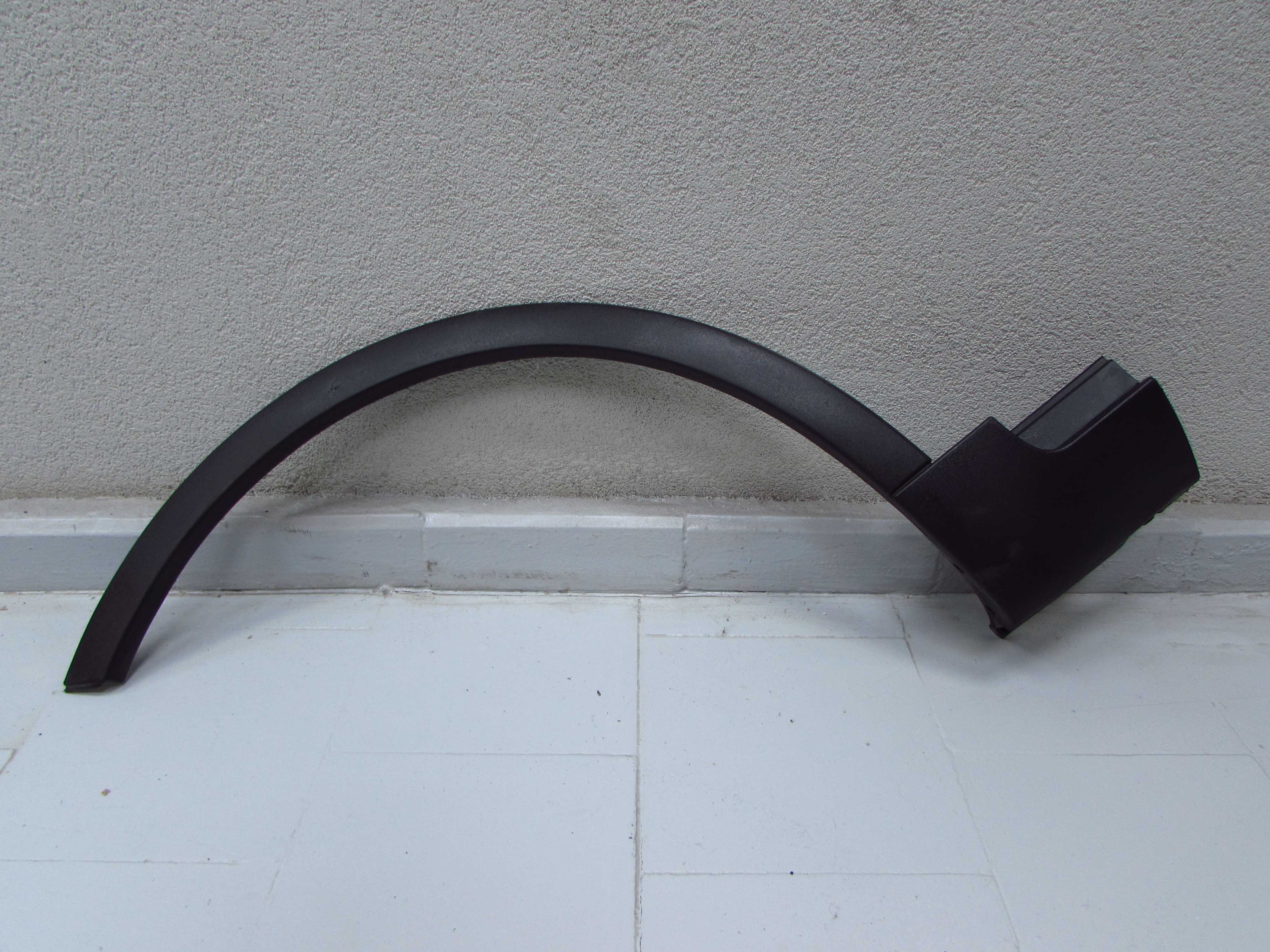 FORD KUGA MK1 08-13 LISTWA NAKLADKA BLOTNIKA PRZOD LEWA 8V41-S16D239-A