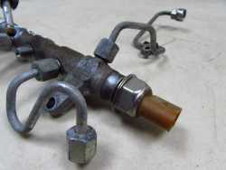 VW AUDI SEAT SKODA 2.0 TDI LISTWA WTRYSKOWA CZUJNIK 03L130089P 03L906051