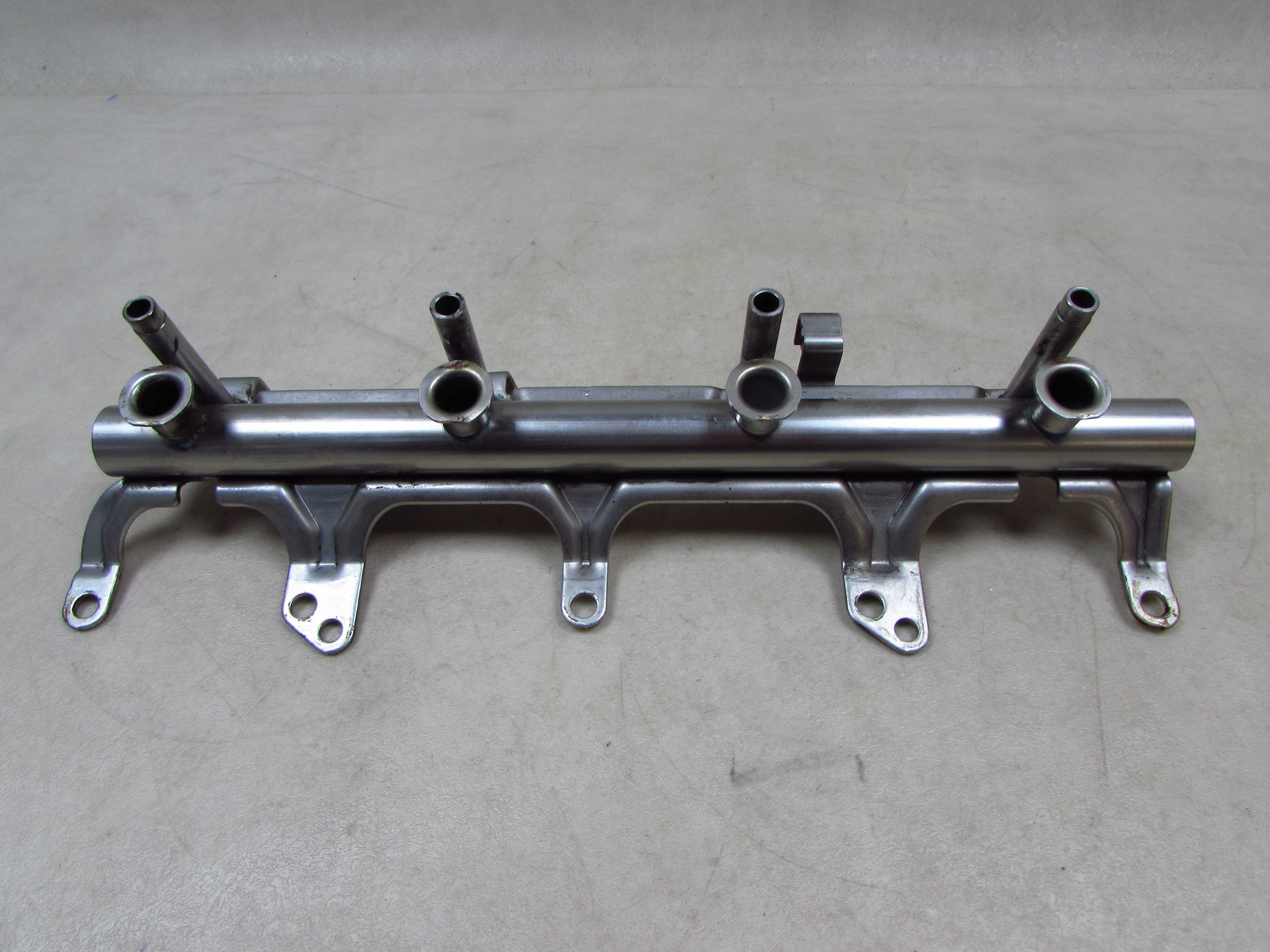 AUDI VW SEAT SKODA 1.8 TFSI LISTWA WTRYSKOWA PALIWA 06J133317G