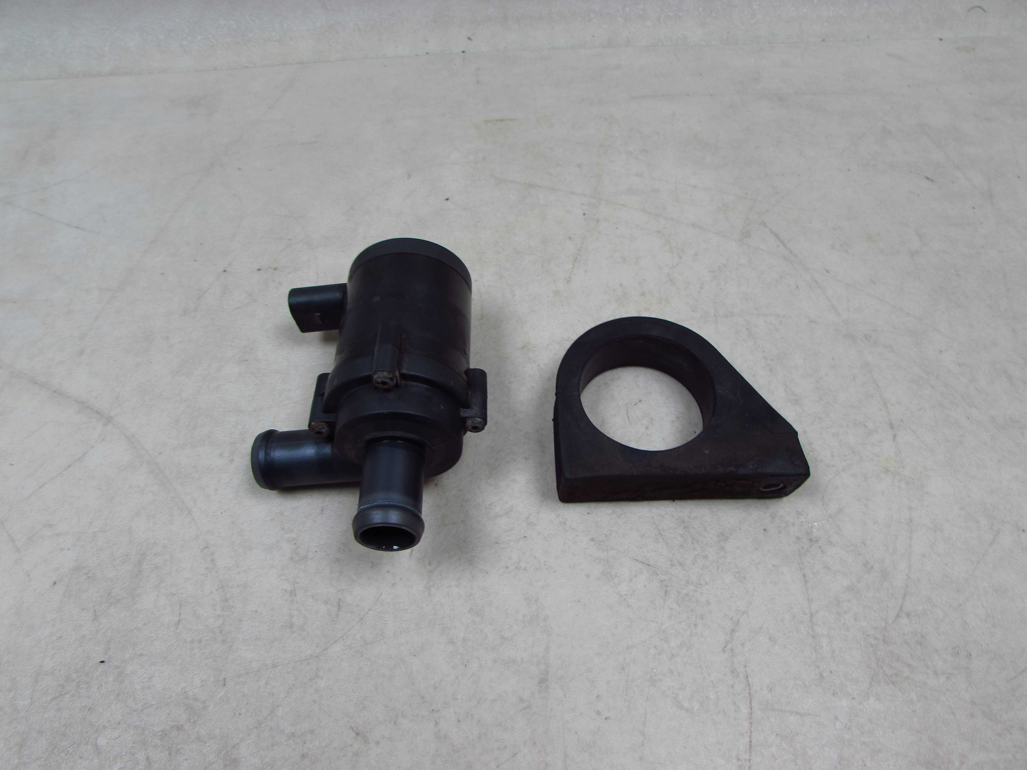 VW AUDI 1.8 TFSI POMPA OBIEGU WODY 1K0965561J