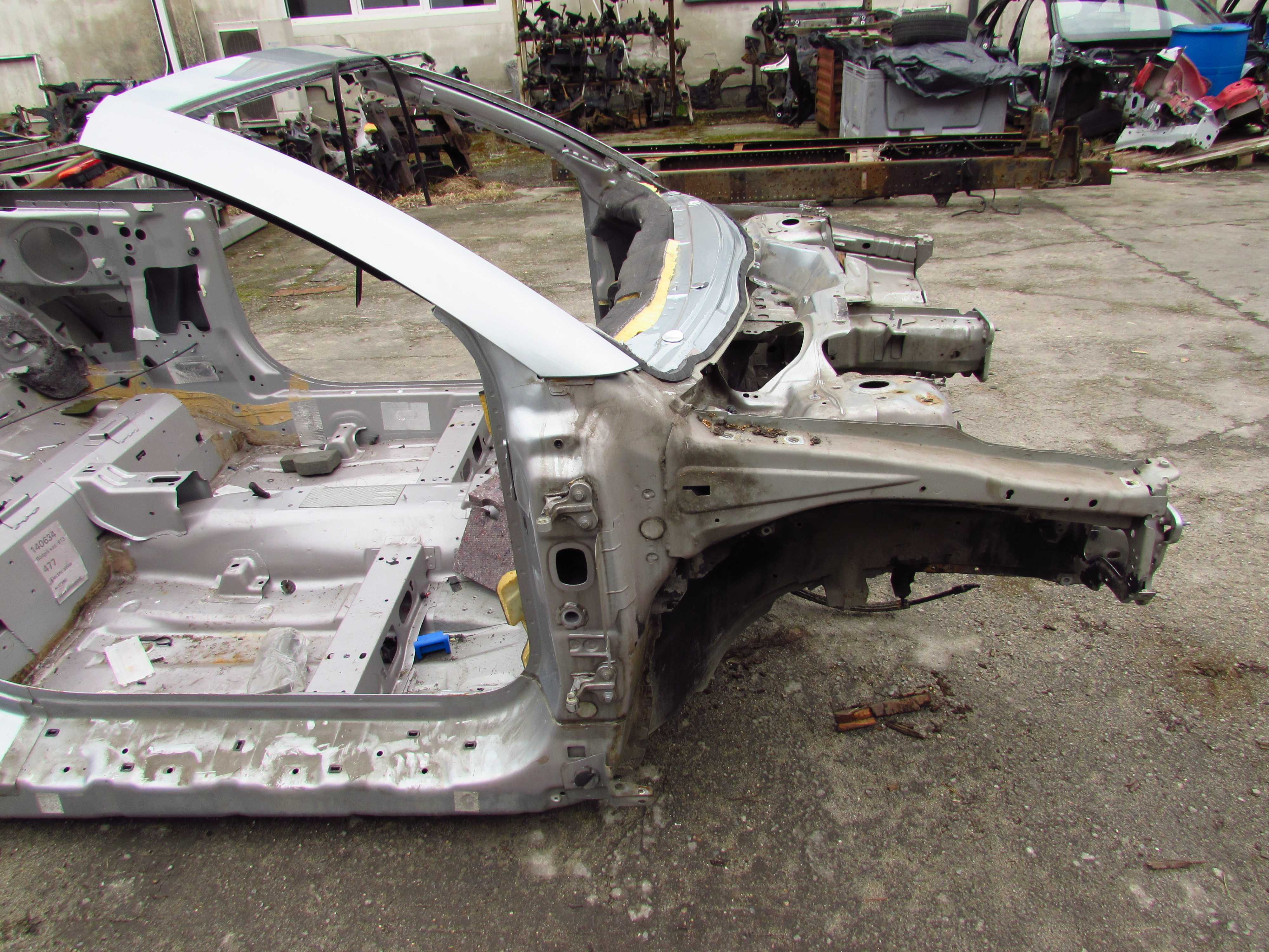VOLVO C70 II 06-13 CWIARTKA PODLUZNICA PRZOD PRAWY 477