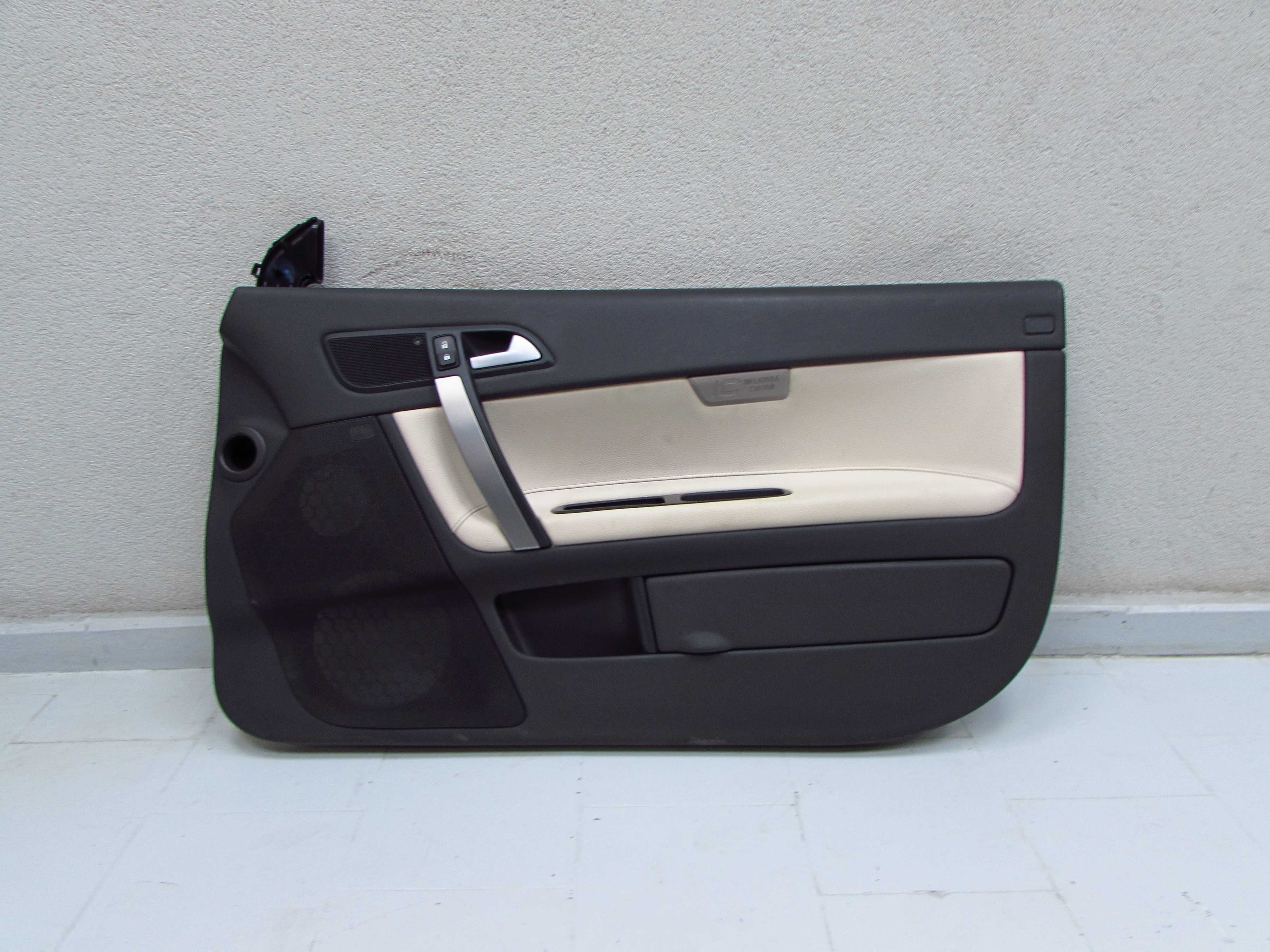 VOLVO C70 II CABRIO 06-13 BOCZEK TAPICERKA DRZWI PRAWY SKORA BEZOWA 39865128