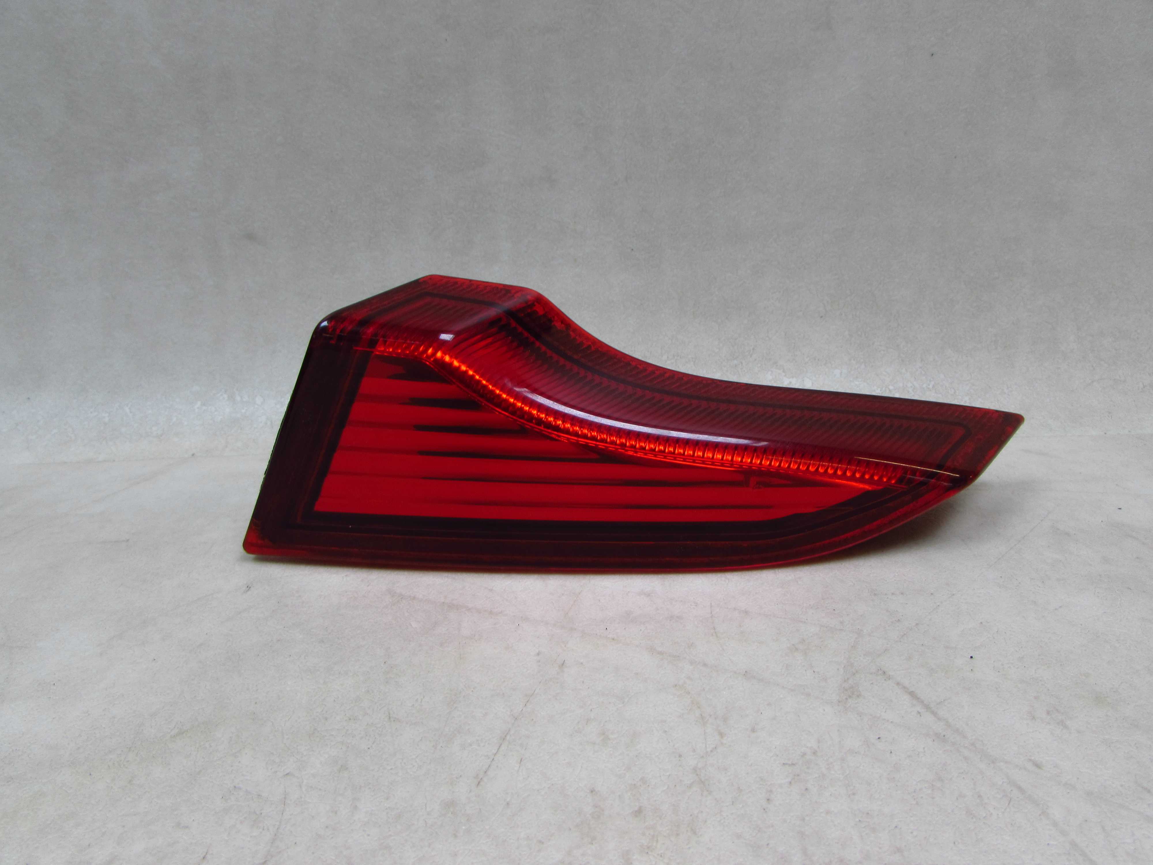 VOLVO C70 II 06-10 LAMPA TYL TYLNA PRAWA KLAPY