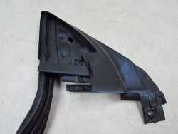 VOLVO C70 II 06-13 USZCZELKA DRZWI LUSTERKA LEWA 31256558