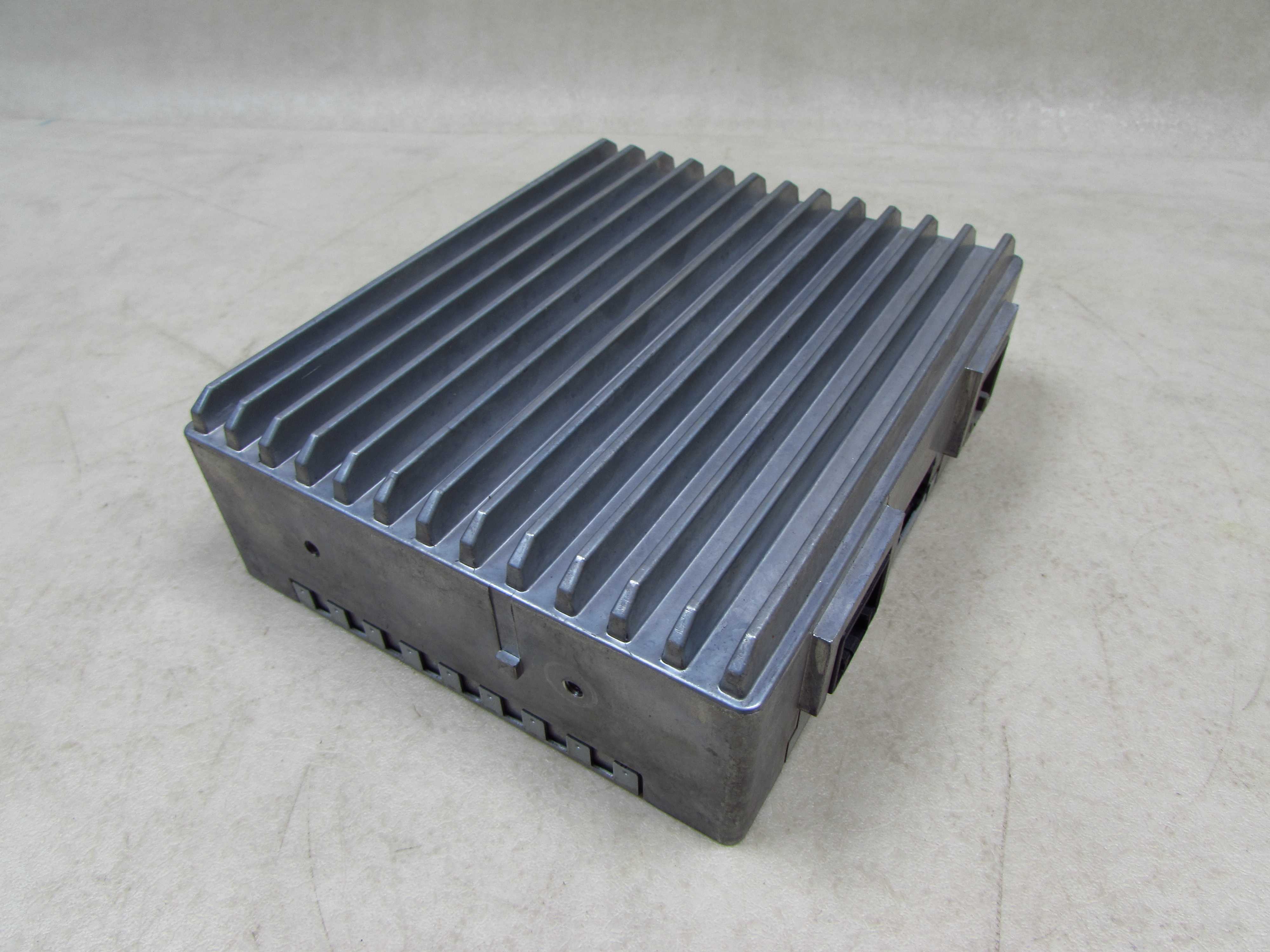 VOLVO C30 S40 V50 C70 II LIFT 06-13 WZMACNIACZ RADIA 31210040 DYNAUDIO