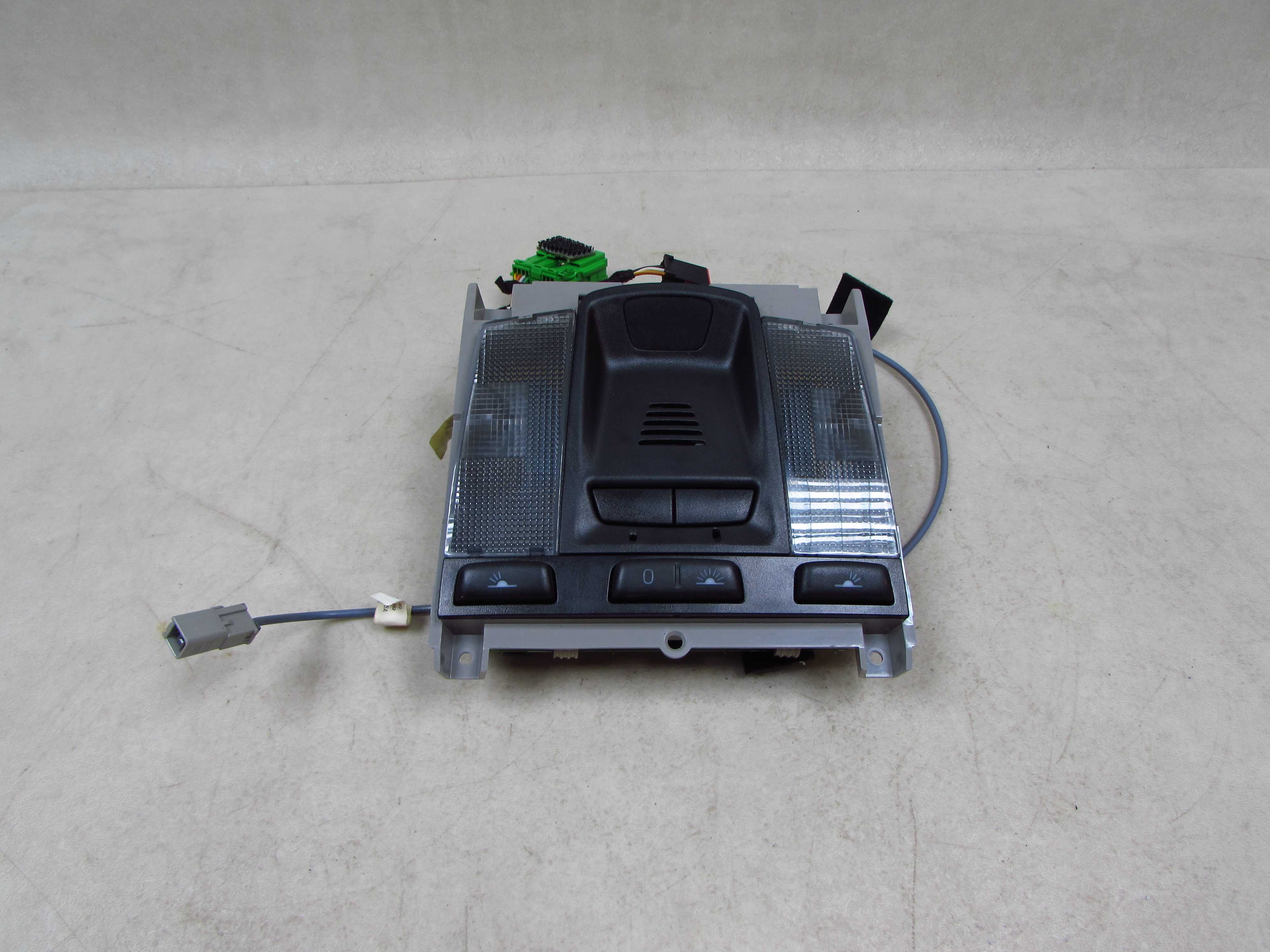 VOLVO C70 II CABRIO 06-13 LAMPKA OSWIETLENIA KABINY PODSUFITKI 31102324