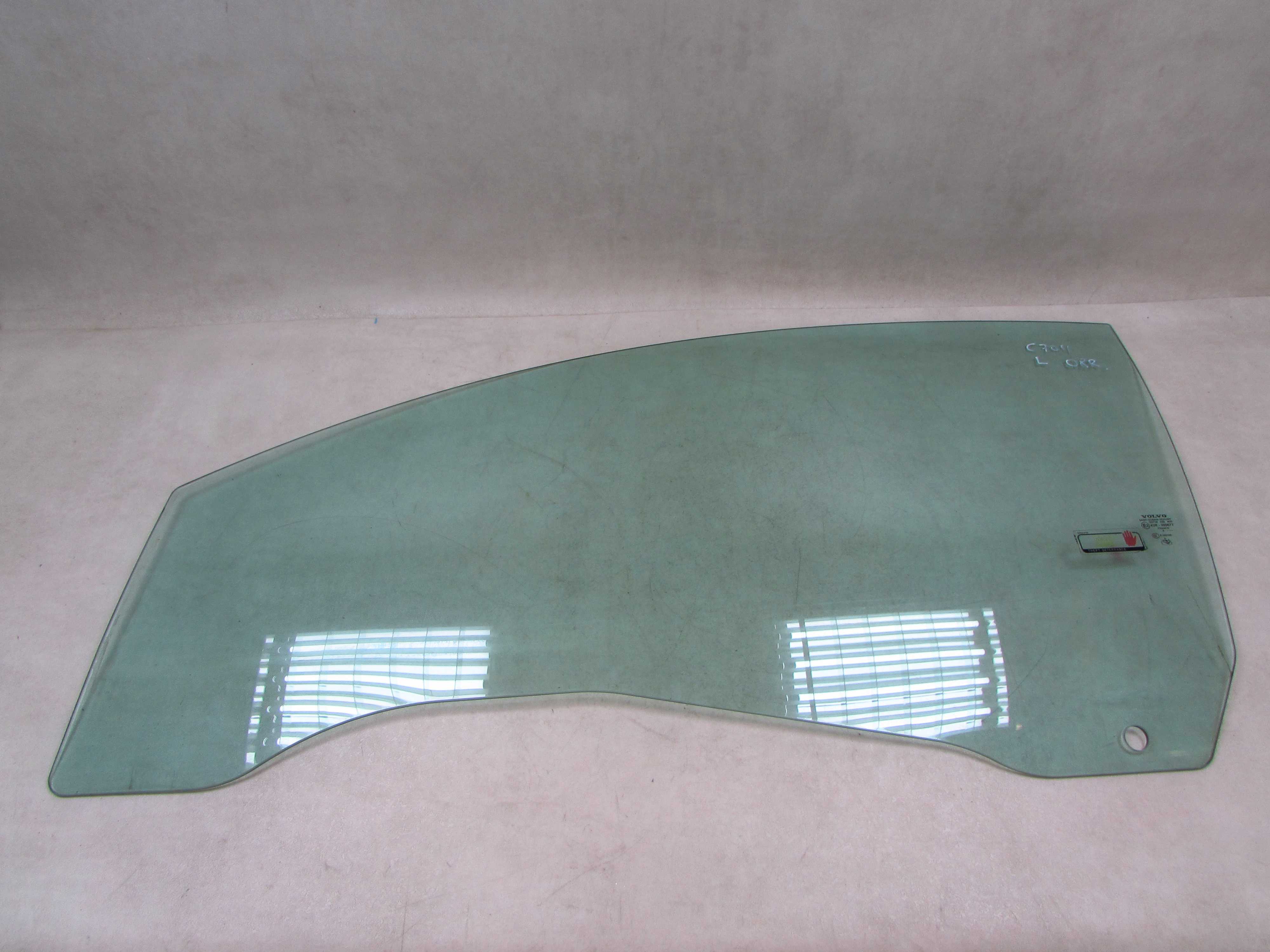 VOLVO C70 06-13 SZYBA DRZWI BOCZNA LEWA 08R 43R-000677