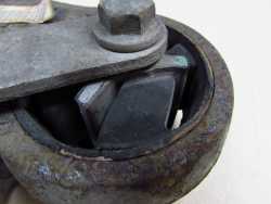 VOLVO C30 S40 V50 C70 LIFT V40 2.4 D5 LAPA PODUSZKA SILNIKA 31262165
