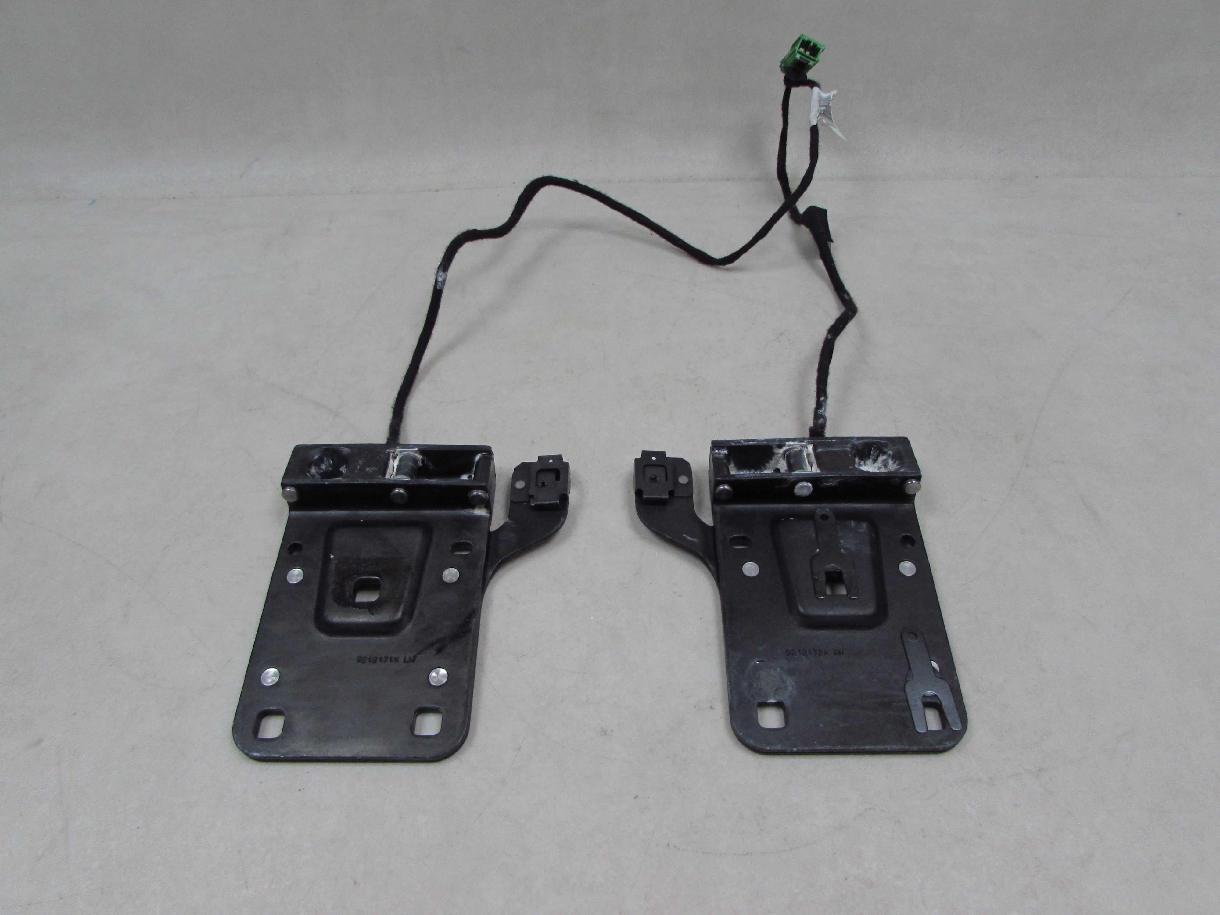 VOLVO C70 II CABRIO 06-13 ZAMEK RYGIEL DACHU LEWY PRAWY 30787577 30787578