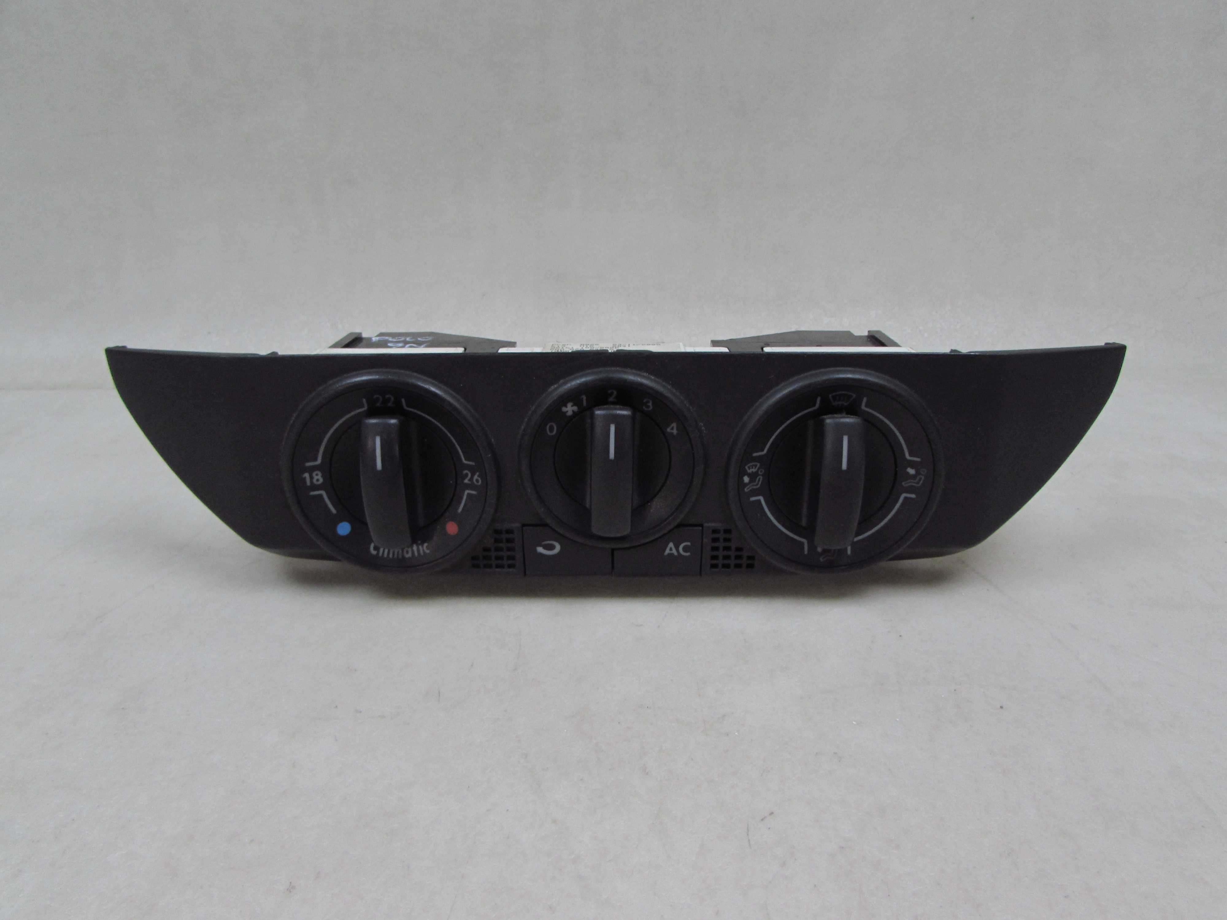 VW POLO IV 9N 01-05 PANEL NAWIEWU KLIMZTYZACJI 6Q0820045G