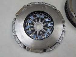 AUDI A6 C6 2.7 3.0 TDI 04-11 SPRZEGLO TARCZA DOCISK KOLO DWUMASOWE 324037110 124039310