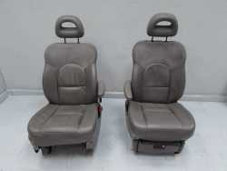 CHRYSLER GRAND VOYAGER IV 02-07 FOTELE PRZOD PRAWY LEWY SKORA