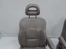 CHRYSLER GRAND VOYAGER IV 02-07 FOTELE PRZOD PRAWY LEWY SKORA