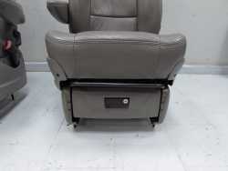 CHRYSLER GRAND VOYAGER IV 02-07 FOTELE PRZOD PRAWY LEWY SKORA