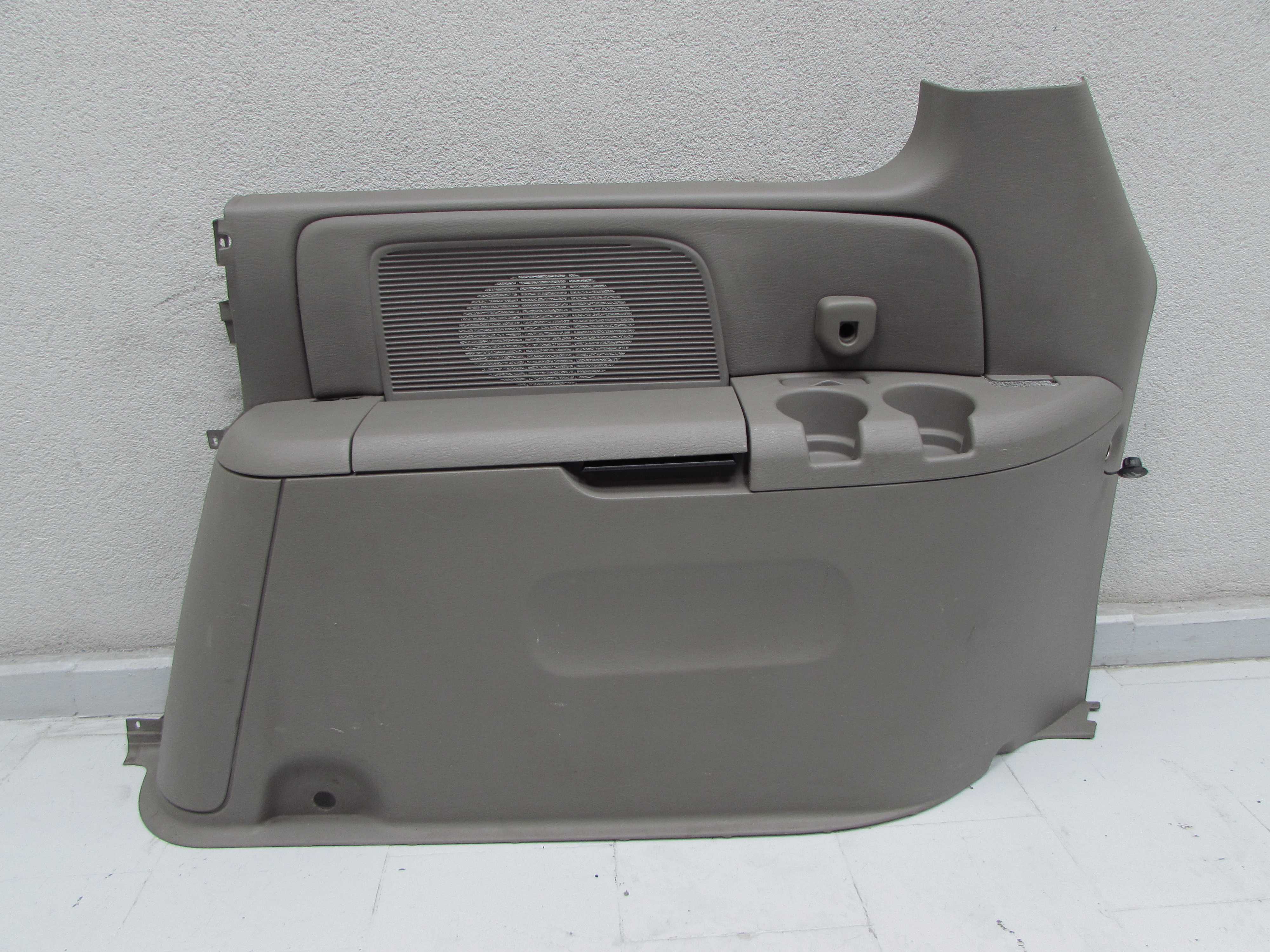 CHRYSLER GRAND VOYAGER IV 00-07 BOCZEK BAGAZNIKA LEWY 0RT59WL5AD