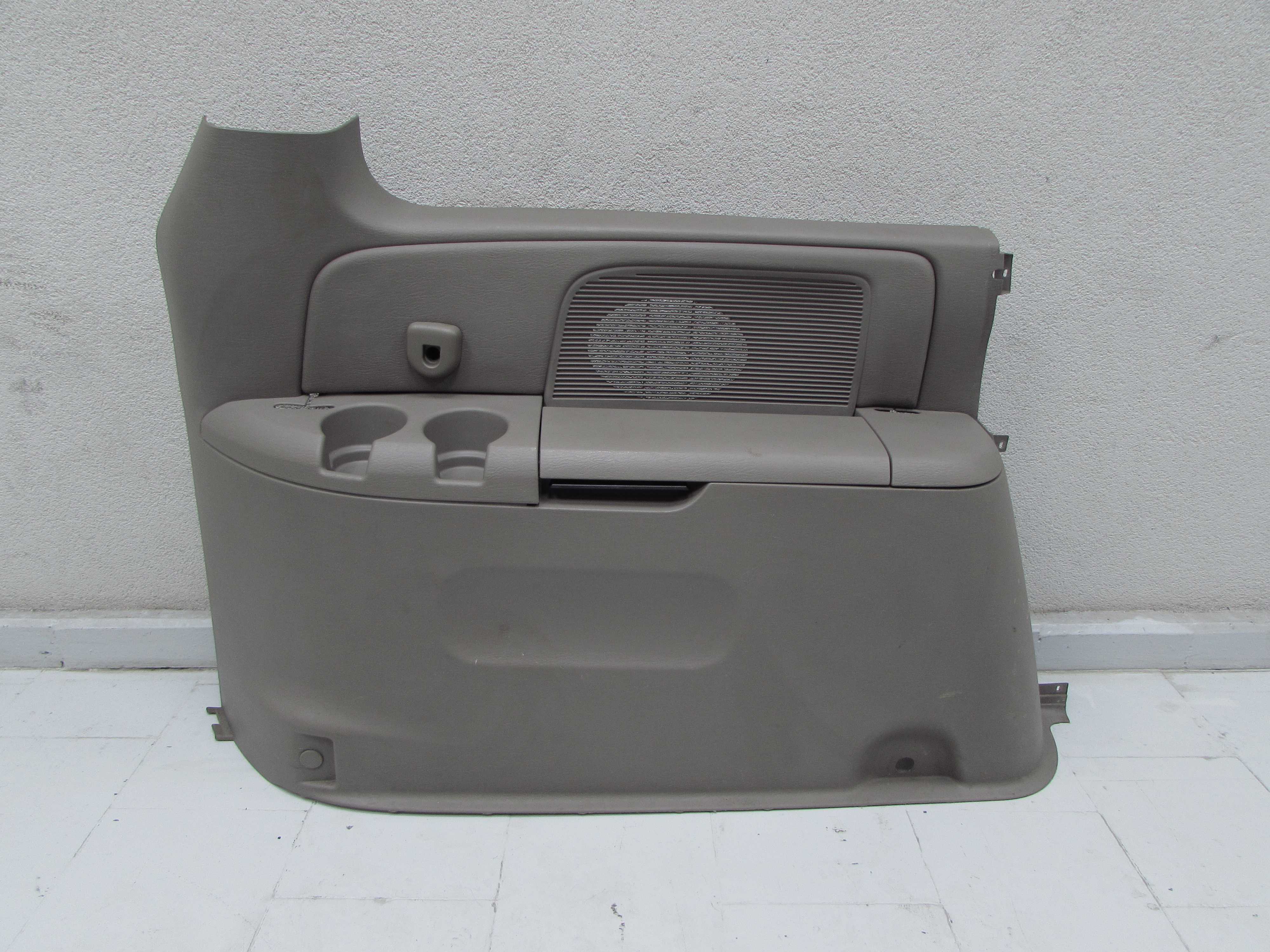 CHRYSLER GRAND VOYAGER IV 00-07 BOCZEK BAGAZNIKA PRAWY 0RS58WL5AC