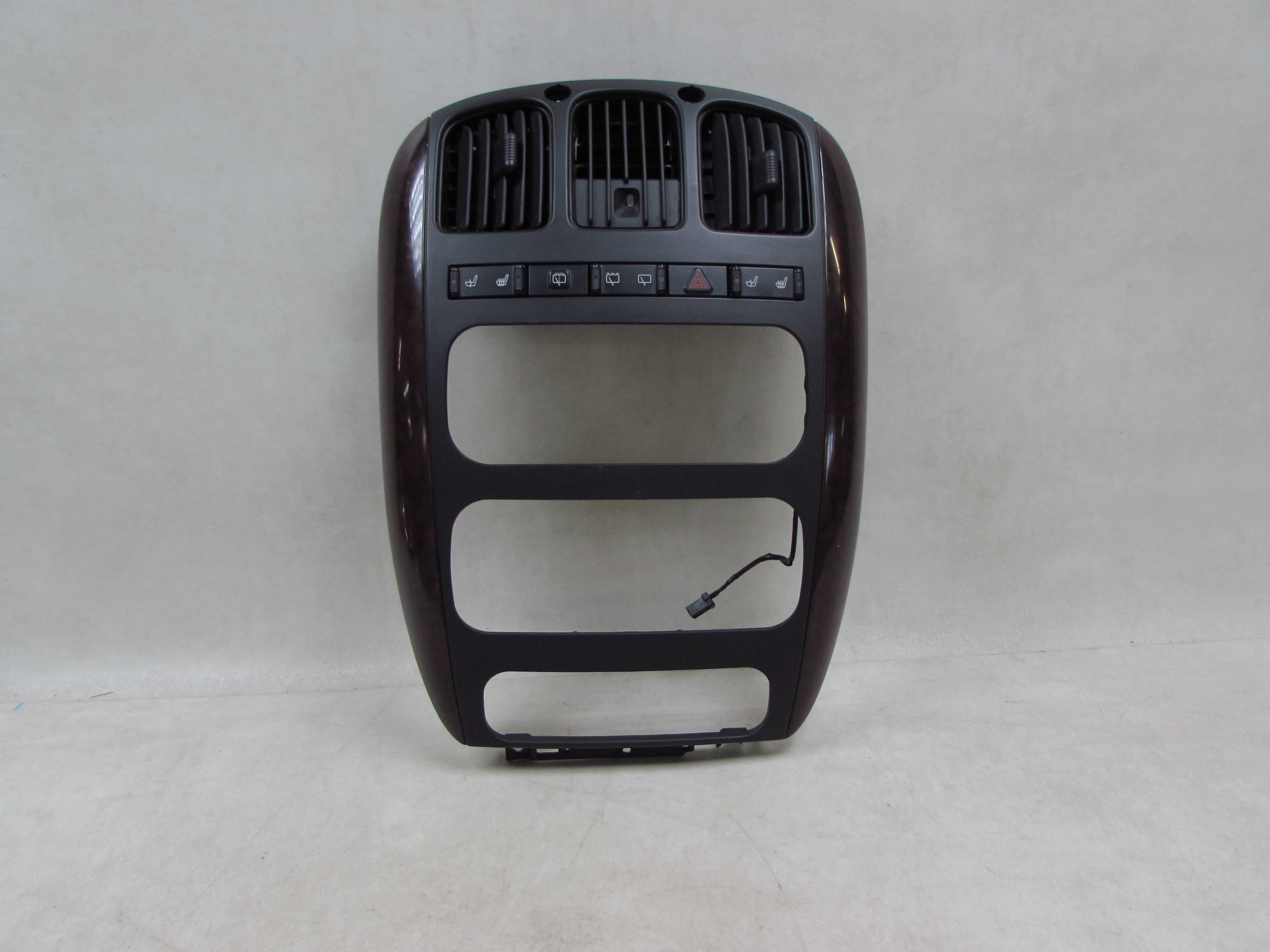CHRYSLER GRAND VOYAGER 00-07 RAMKA KONSOLA PANEL PRZELACZNIK 05009175AA