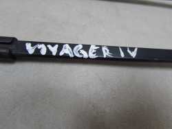 CHRYSLER GRAND VOYAGER 00-07 RAMIE RAMIONA WYCIERACZEK PRZOD 04717365B 04717364B
