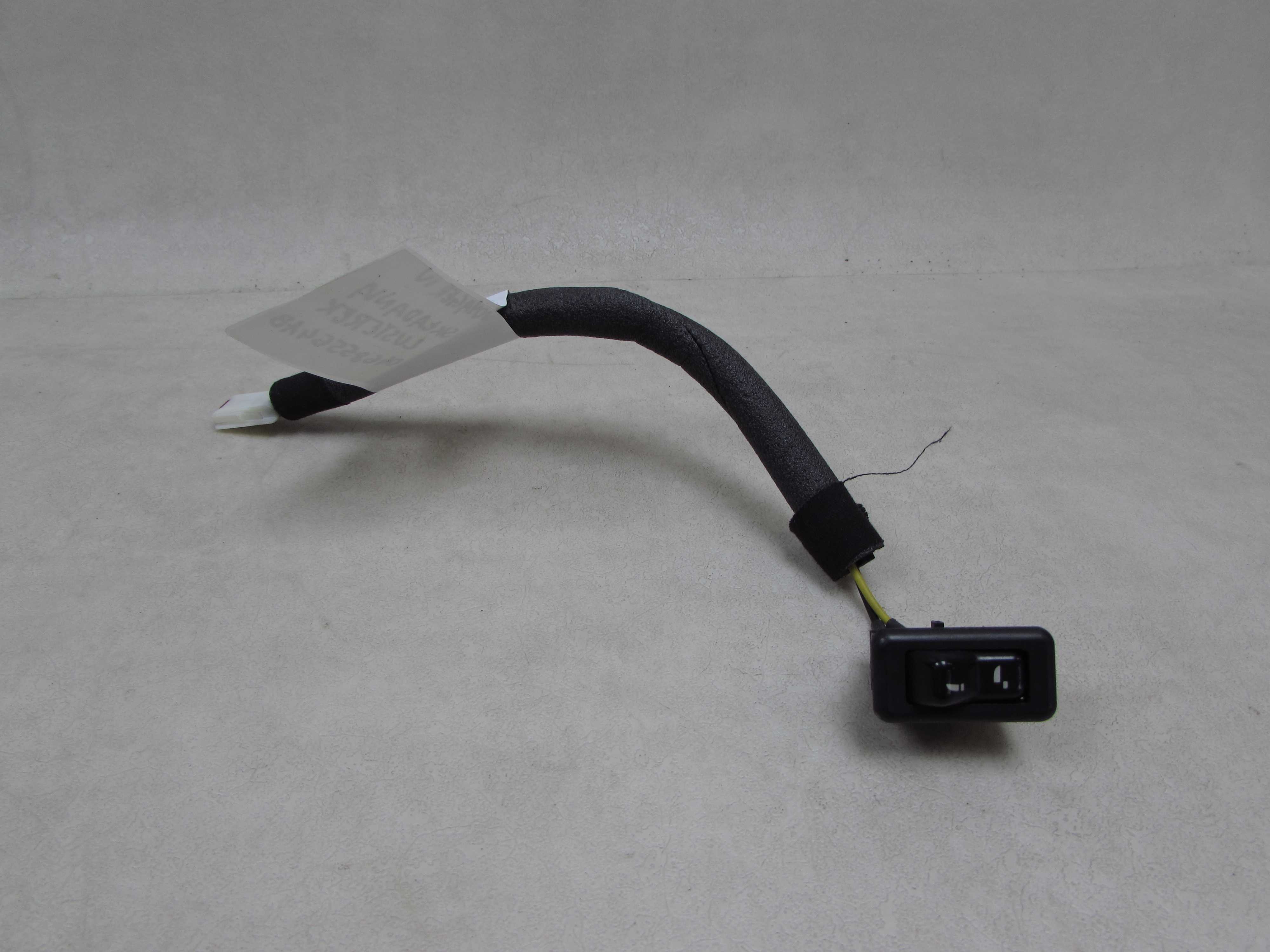 CHRYSLER GRAND VOYAGER 00-07 PANEL PRZELACZNIK SKLADANIA LUSTEREK 04685564AB