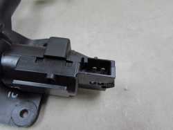 CHRYSLER GRAND VOYAGER DODGE CARAVAN 00-07 SILNICZEK SZYBY TYL PRAWY 04717606AB